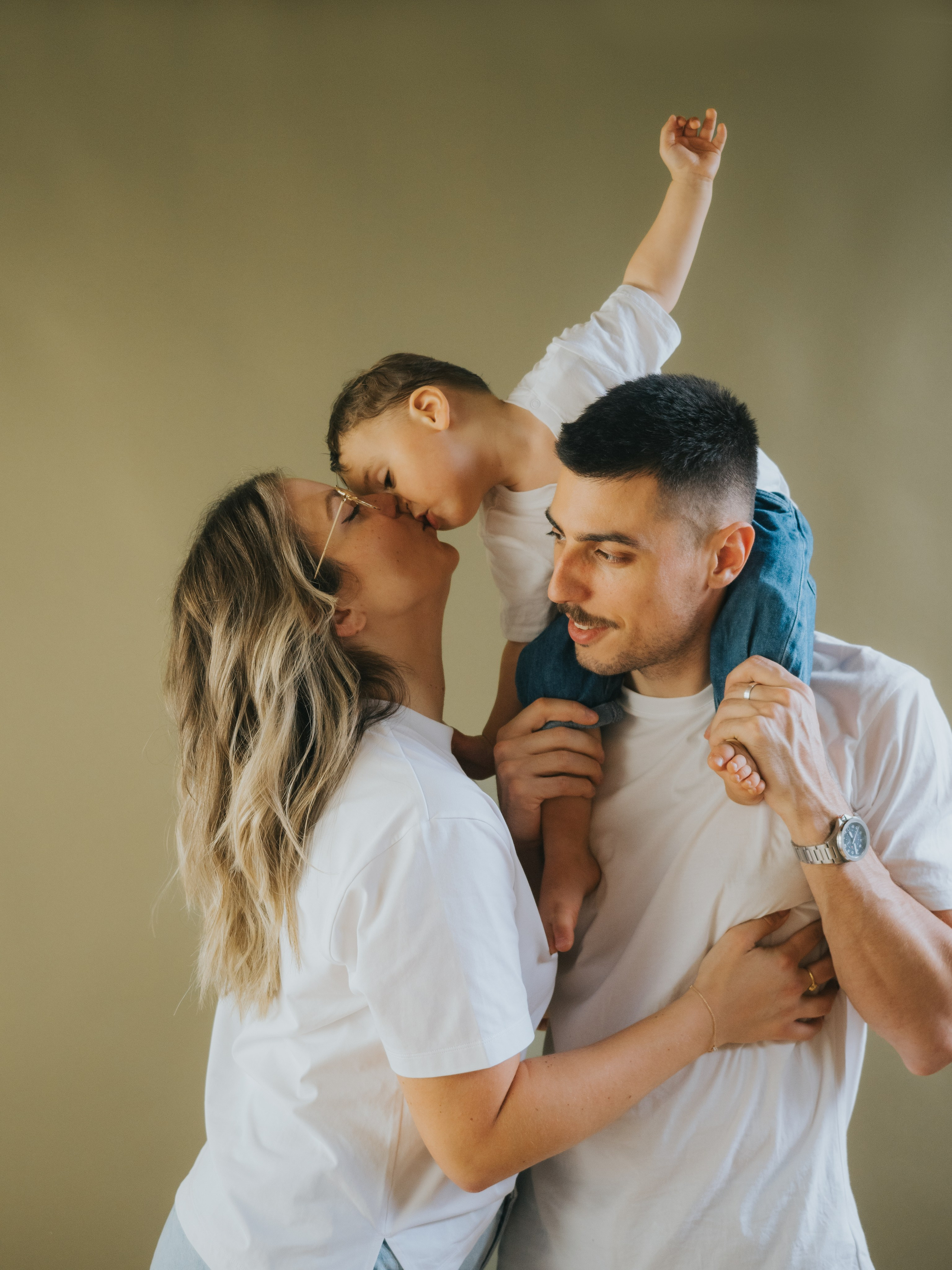 Photographe de Famille à Montréal. Mimosa Studios — Maternity & Family Photographer in Montreal