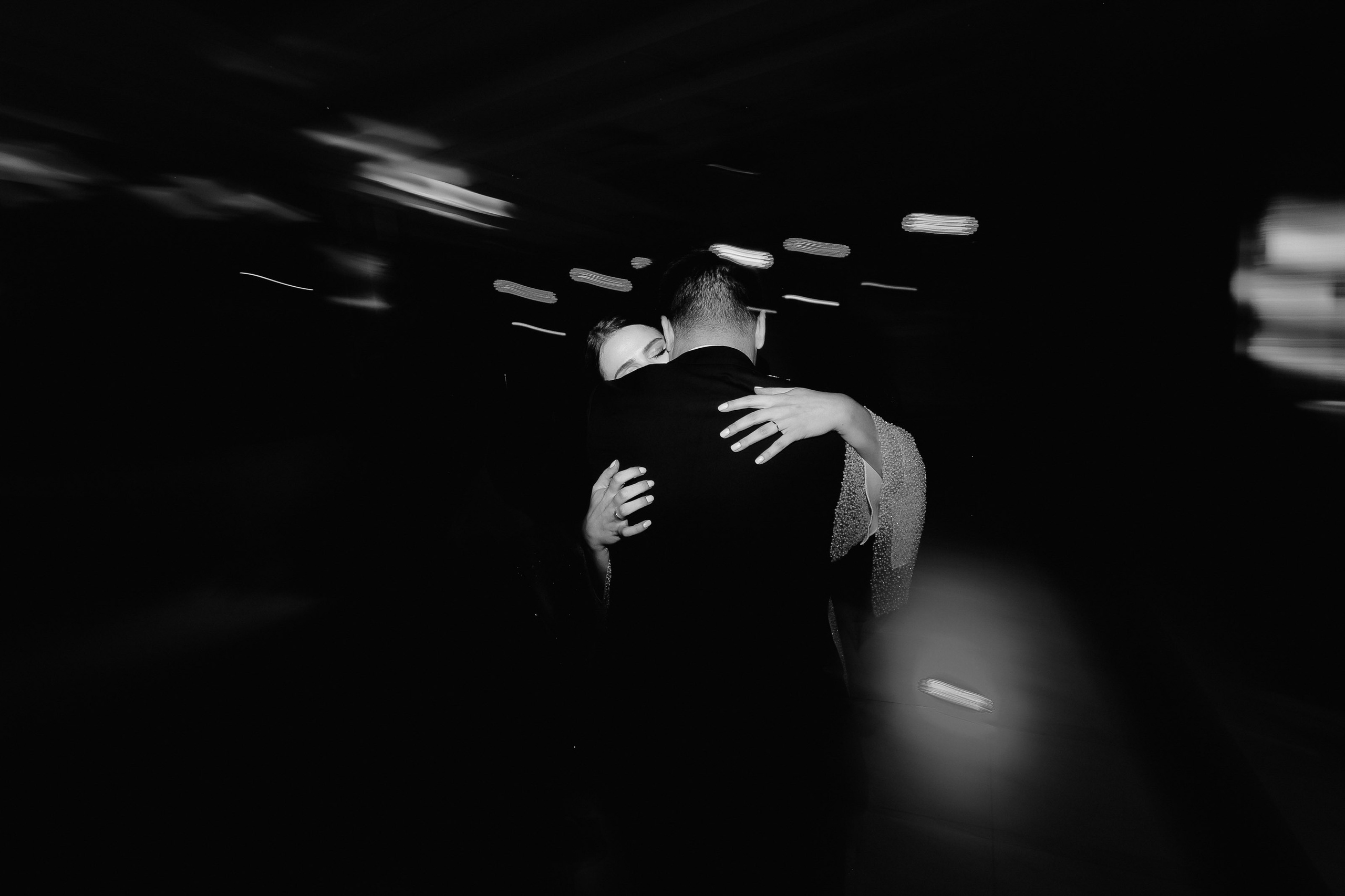 Dragoste pe buze. Servicii Foto Video în Chișinău și Europa ID-Brothers