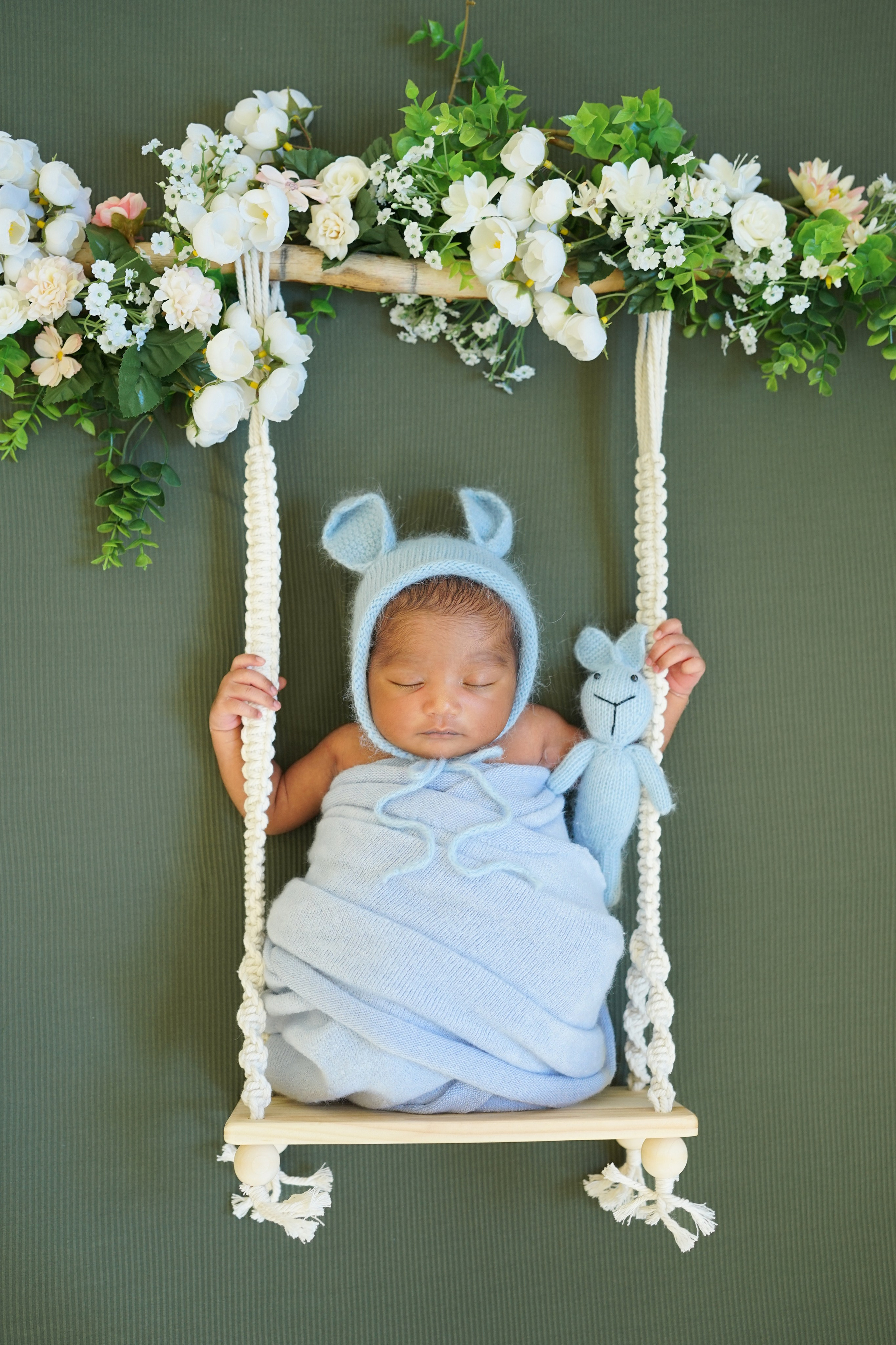 Posed Newborn. Maternity, family and newborn photography in San Francisco Bay Area