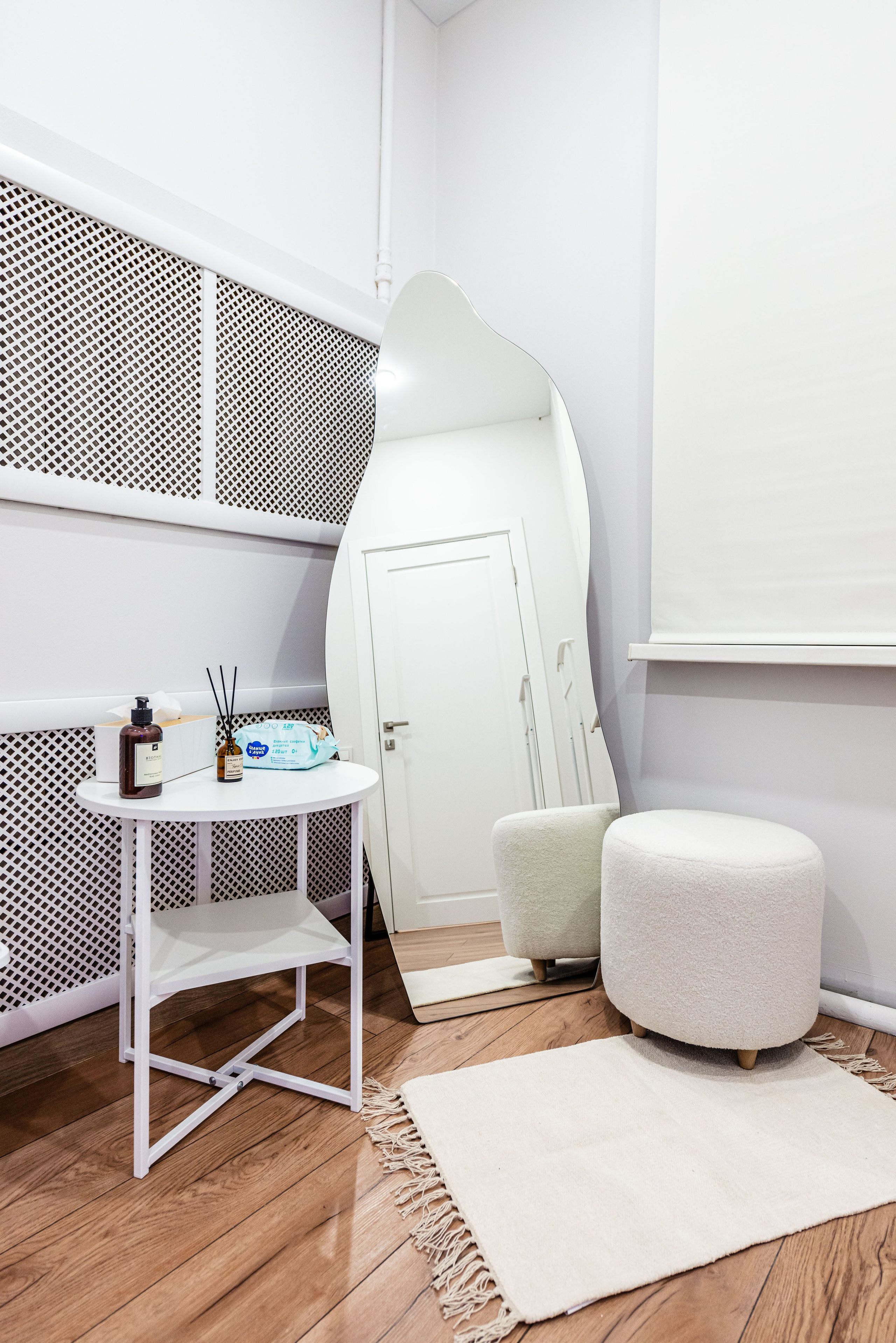 интерьера в салоне лазерной эпиляции RealBeauty на ул. Фадеева