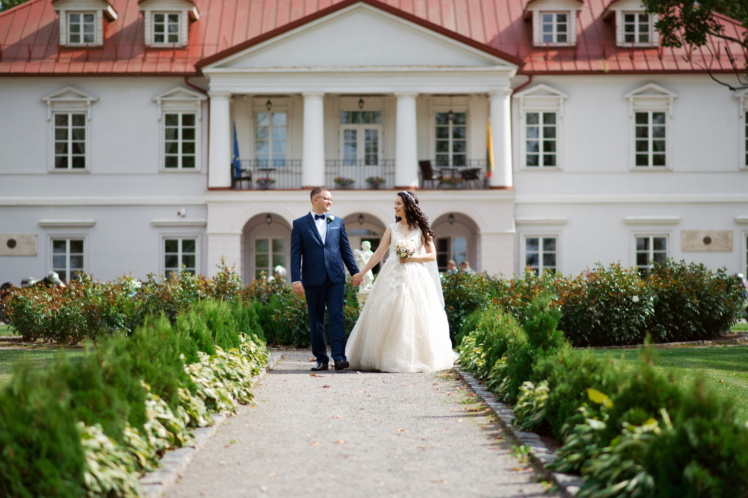 Vestuvių fotosesija, ceremonija, Vestuvių pasiruošimo fotografavimas. Vestuvių fotografas Vilnius Trakai kaina vestuvių fotografavimas fotografė personal.lt photogrpahy kainos jaunoji jaunikis nuotaka santuoka vestuvės, profesionali natūrali meninė reportažinė klasikinė fotosesija, vestuvių fotosesija gamtoje dvare