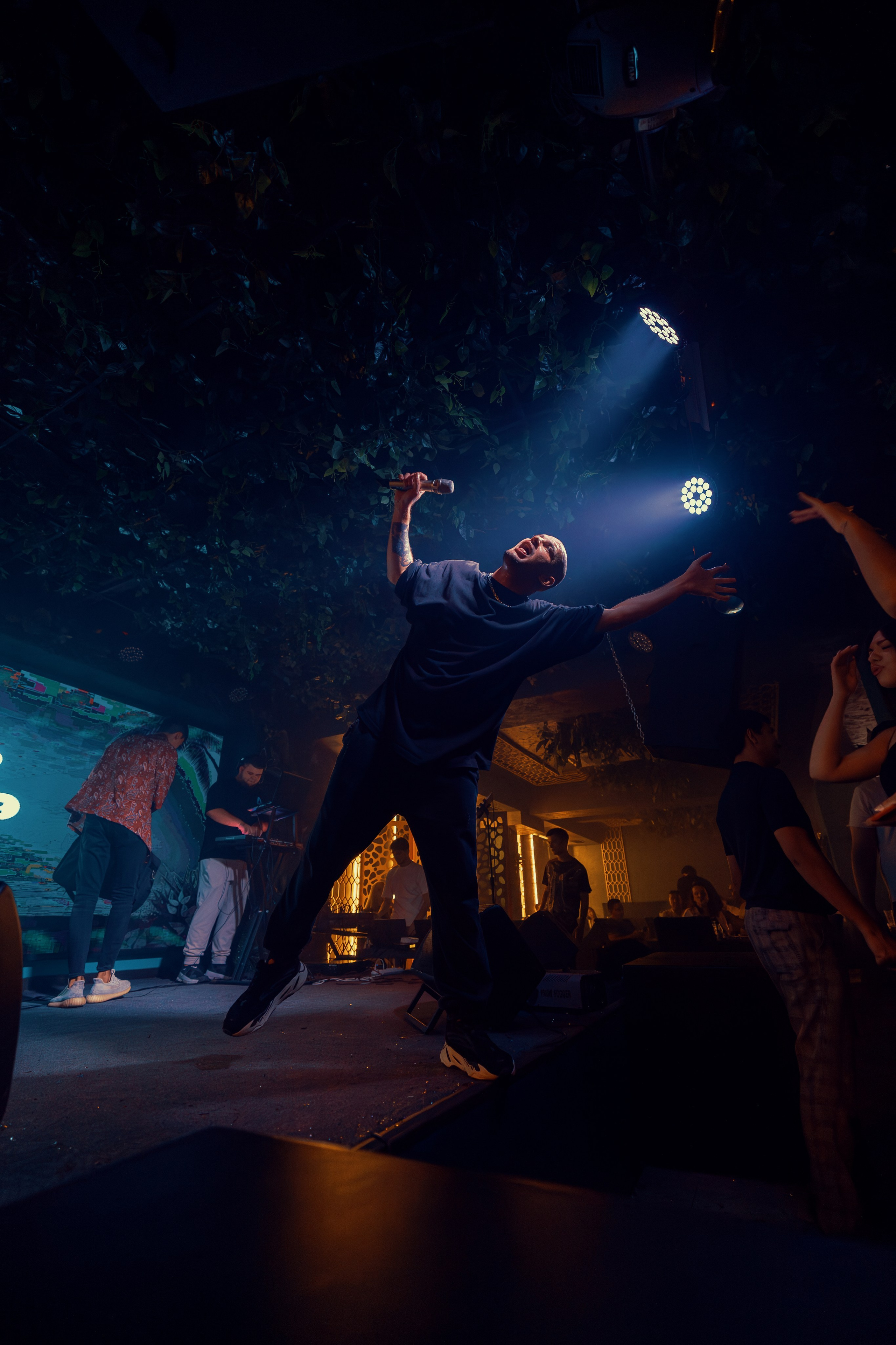 Nifty photography — коммерческий и портретный фотограф в Ташкенте. Студийная и выездная съёмка