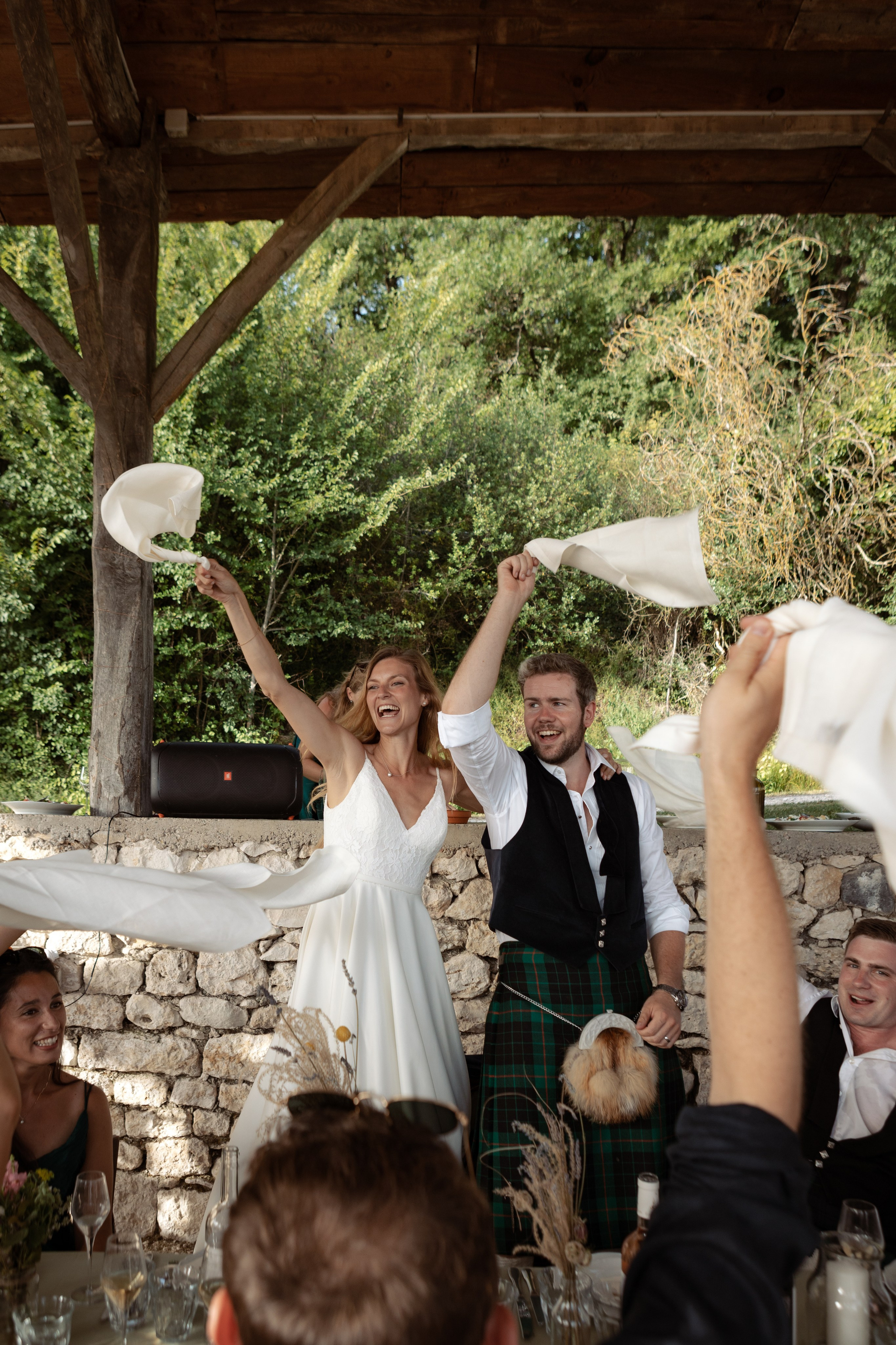British — scottish wedding in Souquet Hall, Aquitaine, France. Eugénie Smirnova — your photographer in Toulouse and southwest France