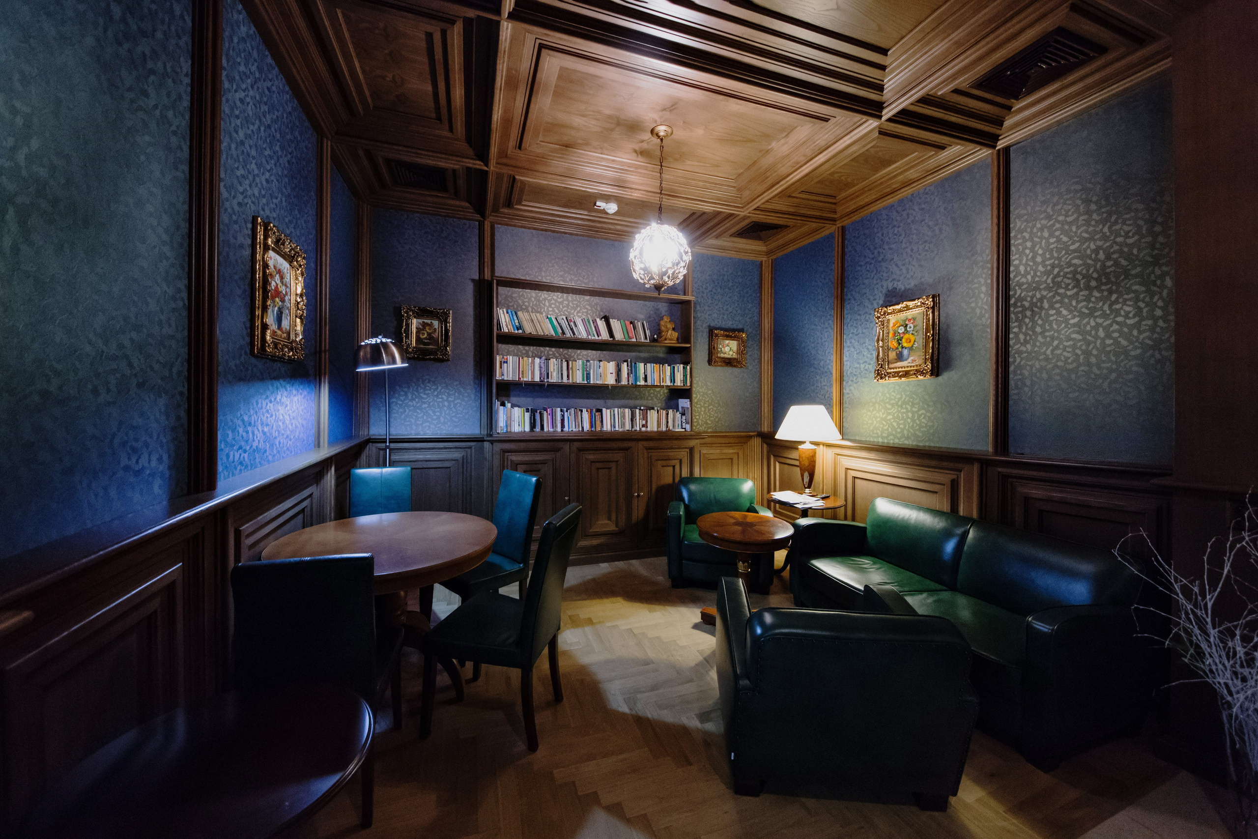 fotografia wnętrza restauracji