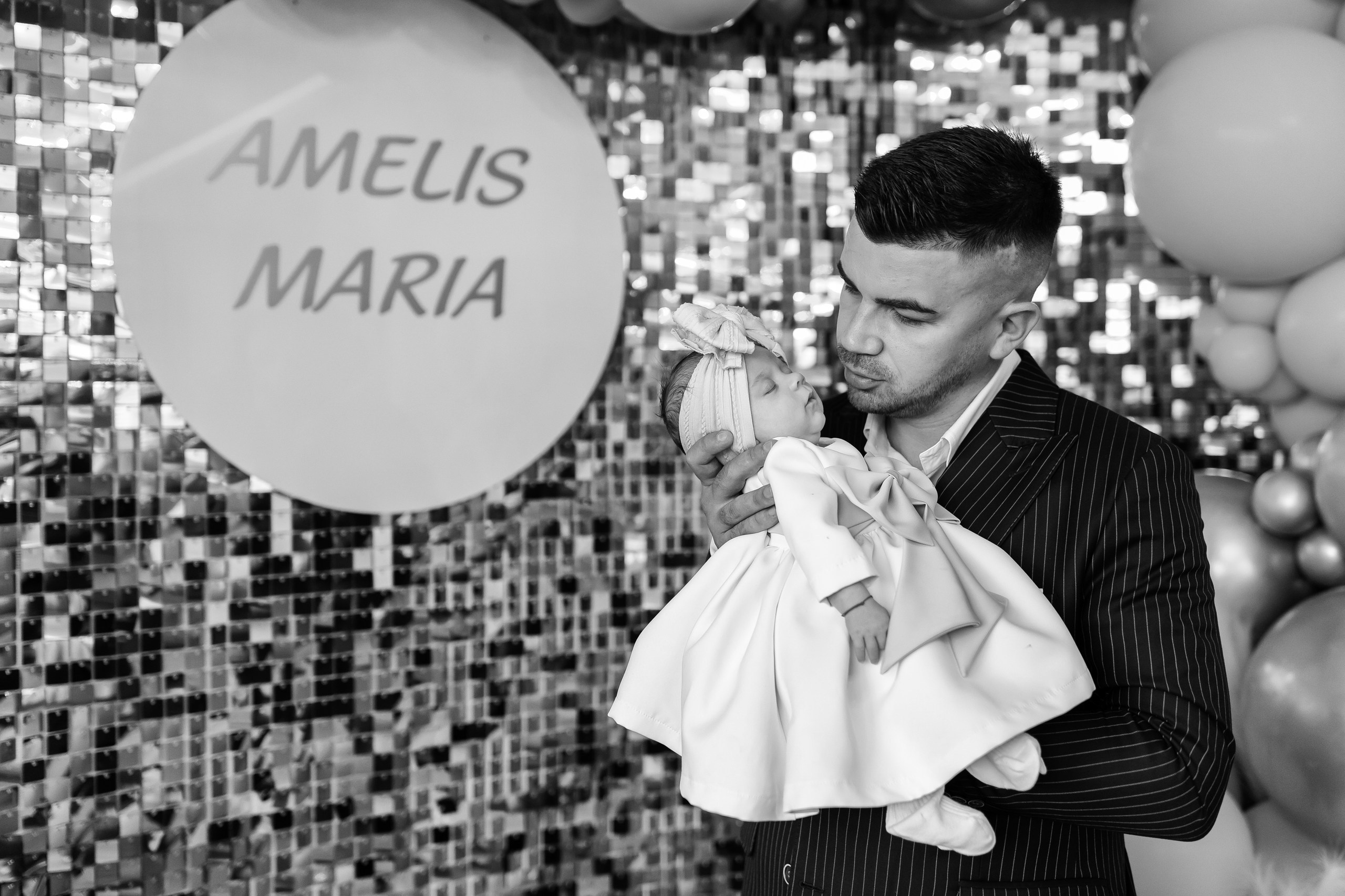 “Bebeluș botezat în biserică, ținut în brațe de nași” • “Detaliu cu lumânarea de botez decorată cu flori albe” • “Părinți emoționați alături de copilul lor la ceremonia de botez” • “Masa festivă de botez cu decor tematic și tort personalizat” • “Momentul în care preotul toarnă apă sfințită pe fruntea bebelușului” “Bebeluș în rochie albă de botez, zâmbind în brațele mamei” • “Detaliu cu cruciulița de botez așezată pe o pernă de satin” • “Părinți și nași aprinzând lumânările în timpul ceremoniei de botez” • “Tort de botez decorat cu figurine tematice și numele copilului” • “Copil botezat dormind liniștit în pătuțul decorat festiv” • “Momentul în care preotul binecuvântează copilul în fața altarului” • “Invitați adunându-se în jurul mesei festive la petrecerea de botez” • “Bebeluș ținând în mână o jucărie personalizată primită la botez” • “Familie fericită pozând împreună după ceremonia de botez” • “Decor tematic cu baloane și flori la locația petrecerii de botez” fotograf Botoșani fotograf evenimente fotograf botez Alin Chirila fotograf alinofotostudio,- Preotul ținându-l pe micuțul Mathias Gabriel la botez, în biserica Înălțarea Domnului, Copălău - Detalii de la botezul lui Mathias – lumânare, trusou și icoană - Familia lui Mathias Gabriel alături de micuț, în ziua botezului - Portret emoționant cu mama și bebelușul în brațe, în biserică,fotograf profesionist evenimente Botoșani, Iași, Suceava, Fălticeni, Bacău, Pașcani, Roman - AlinoFotoStudio by Alin Chirilă - servicii foto nuntă, botez, cununie, ședințe foto creative, albume personalizate, fotografii emoționante și calitative pentru cele mai importante momente din viață,fotograf nuntă Botoșani Alin Chirilă, ședință foto botez Iași - AlinoFotoStudio, servicii fotograf profesionist evenimente Suceava, fotograf cununie civilă Fălticeni - Alin Chirilă, album foto nuntă personalizat Bacău.“Bebeluș botezat în biserică, ținut în brațe de nași” • “Detaliu cu lumânarea de botez decorată cu flori albe” • “Părinți emoționați alături de copilul lor la ceremonia de botez” • “Masa festivă de botez cu decor tematic și tort personalizat” • “Momentul în care preotul toarnă apă sfințită pe fruntea bebelușului” “Bebeluș în rochie albă de botez, zâmbind în brațele mamei” • “Detaliu cu cruciulița de botez așezată pe o pernă de satin” • “Părinți și nași aprinzând lumânările în timpul ceremoniei de botez” • “Tort de botez decorat cu figurine tematice și numele copilului” • “Copil botezat dormind liniștit în pătuțul decorat festiv” • “Momentul în care preotul binecuvântează copilul în fața altarului” • “Invitați adunându-se în jurul mesei festive la petrecerea de botez” • “Bebeluș ținând în mână o jucărie personalizată primită la botez” • “Familie fericită pozând împreună după ceremonia de botez” • “Decor tematic cu baloane și flori la locația petrecerii de botez” fotograf Botoșani fotograf evenimente fotograf botez Alin Chirila fotograf alinofotostudio.fotograf botez Amelis Maria, fotografie botez Botoșani, fotograf Alin Chirilă, amintiri botez, fotografii botez, botez Amelis Maria, fotograf copii, fotografie botez în Botoșani,