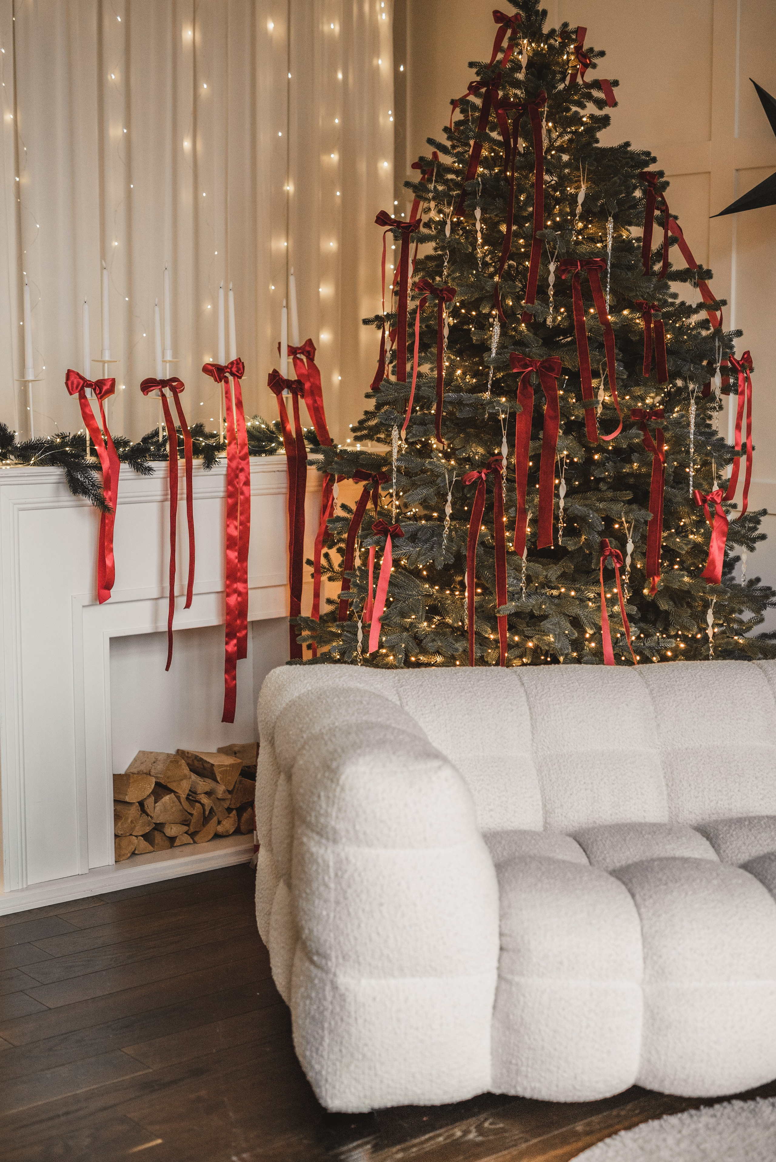 Fotostudijas Ziemassvētku Dekors – Maģiska svētku fotosesijas atmosfēra Rīgā. Fotostudija VEF Rīga