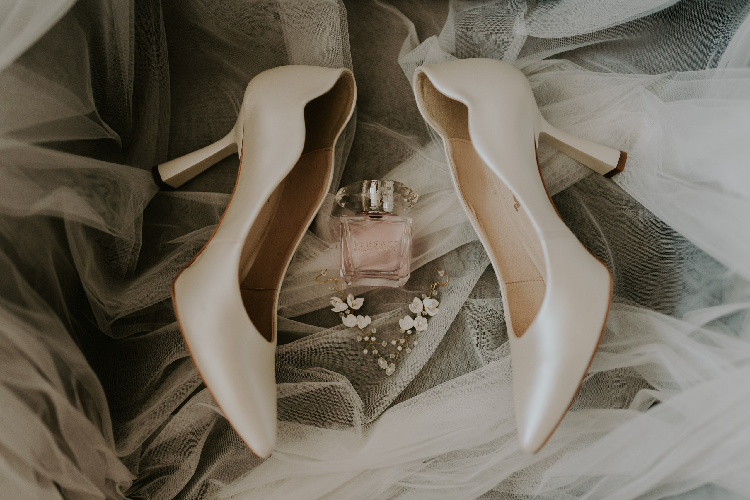 Dwór Wierzbno: plenerowy ślub pod wierzbą. Karkowskafoto - fotografia miłości