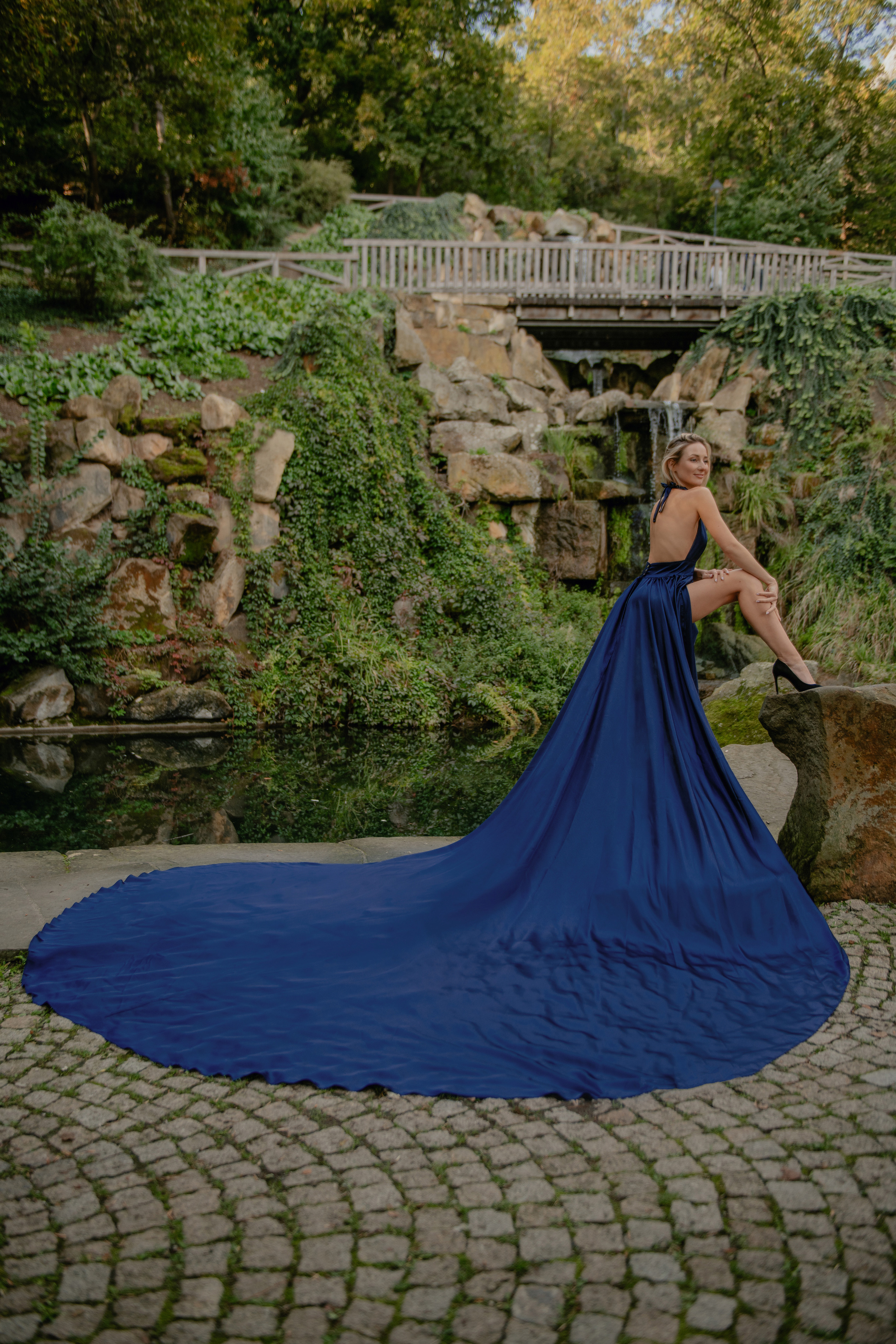 Portrait photoshoot in gorgeous dress in Kinský garden in Prague. Professional photographer in Prague Anastasia Haritonova