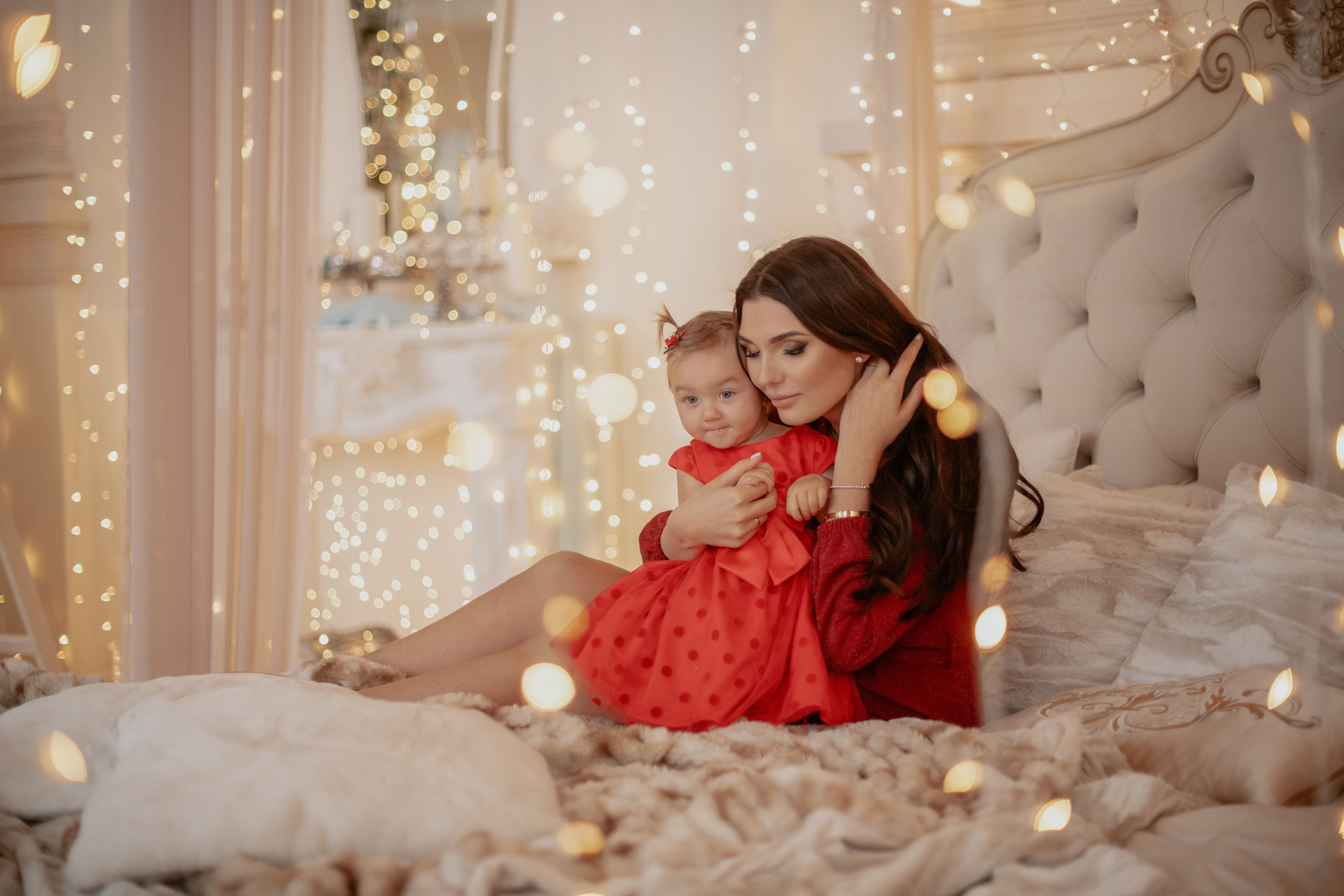 Family Xmas photoshoot in castle studio in Beroun. Professional photographer in Prague Anastasia Haritonova