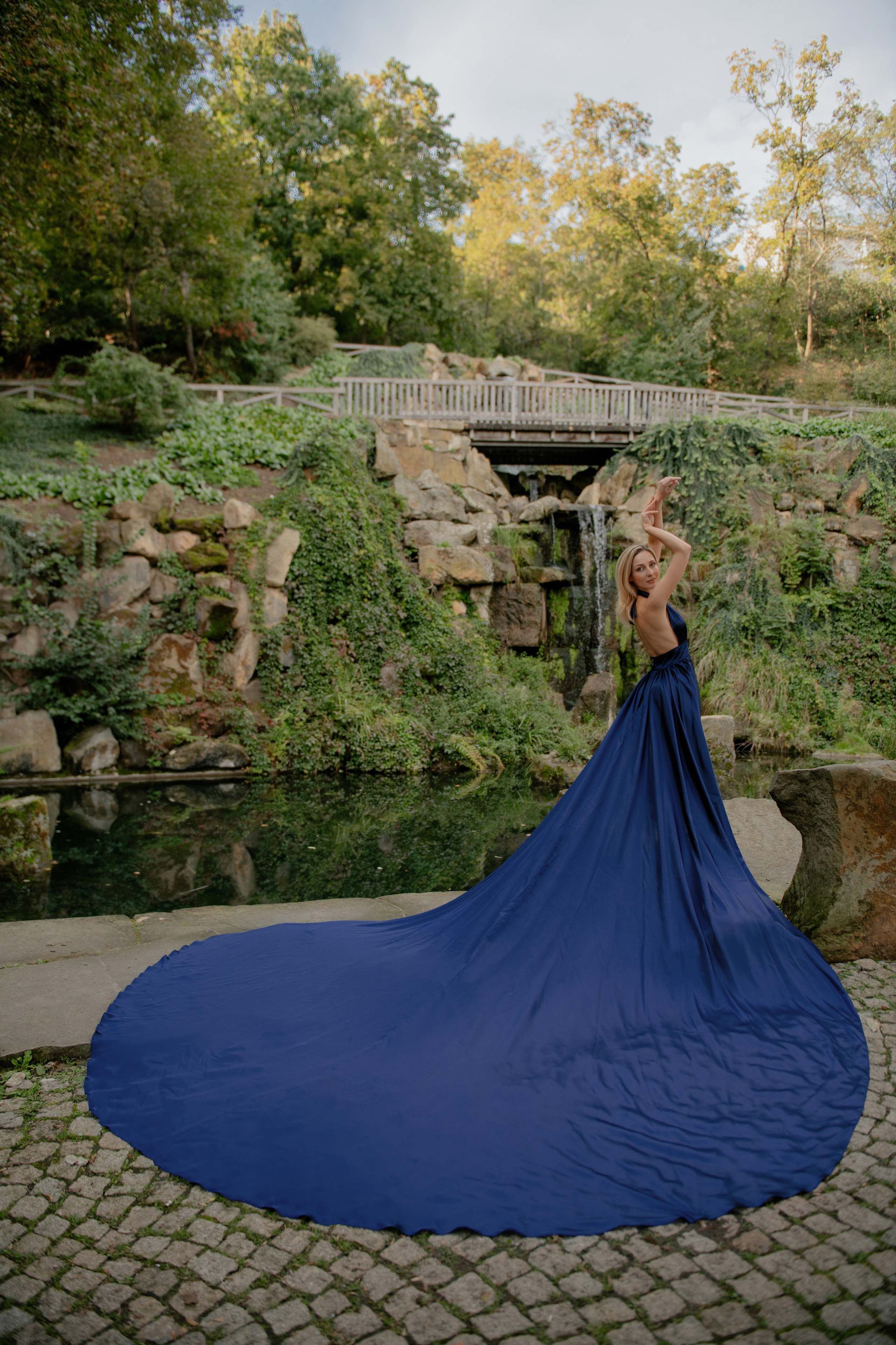 Portrait photoshoot in gorgeous dress in Kinský garden in Prague. Professional photographer in Prague Anastasia Haritonova