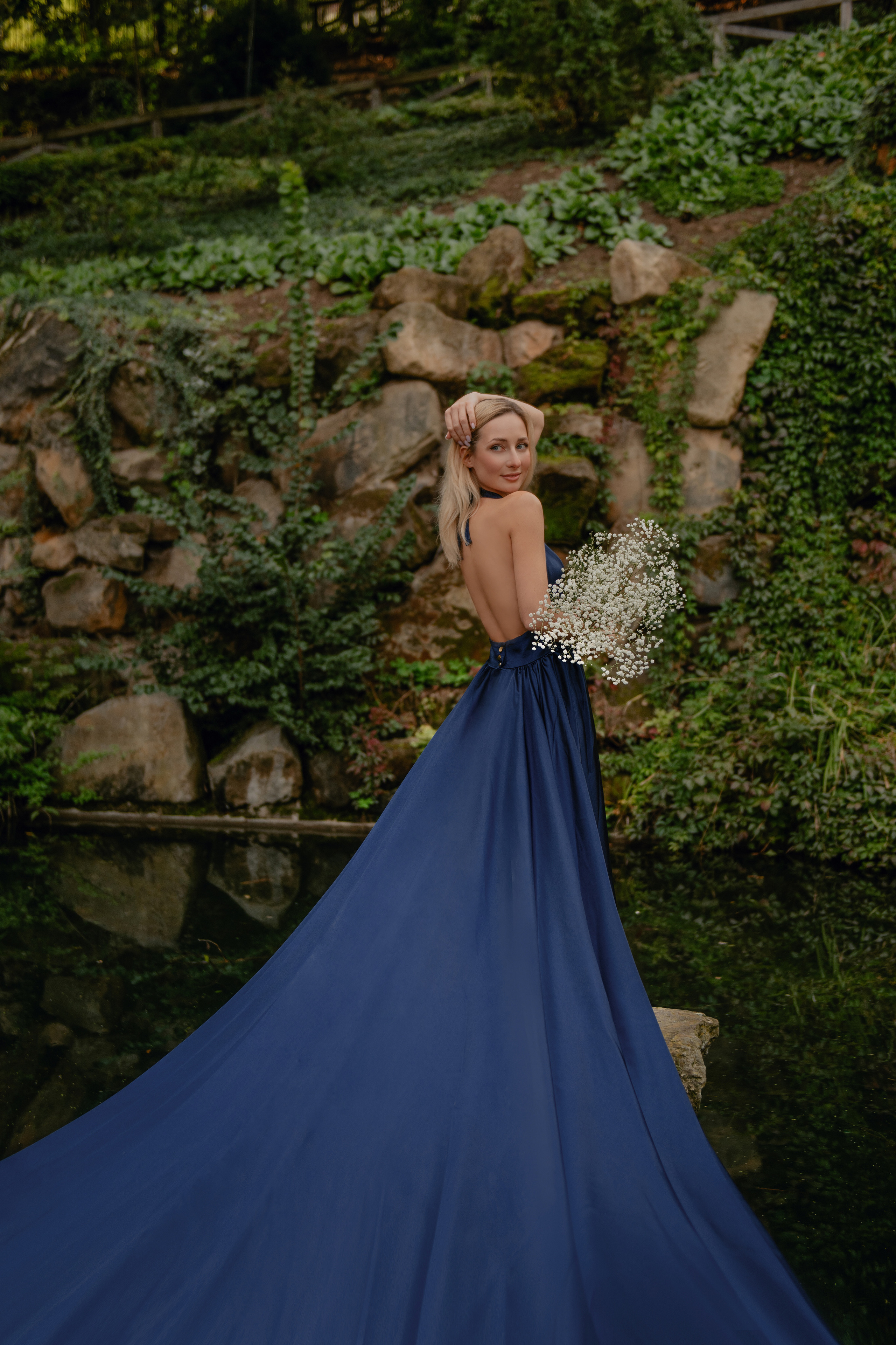 Portrait photoshoot in gorgeous dress in Kinský garden in Prague. Professional photographer in Prague Anastasia Haritonova