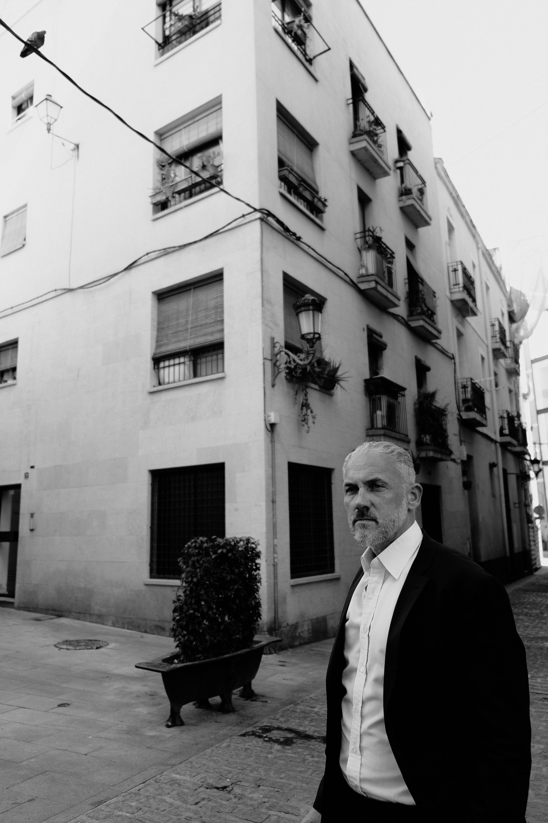 Портретная фотосессия музыканта Robert Skarsbakk в старом городе Аликанте для обложки альбома — Фотограф Андрей Луковников