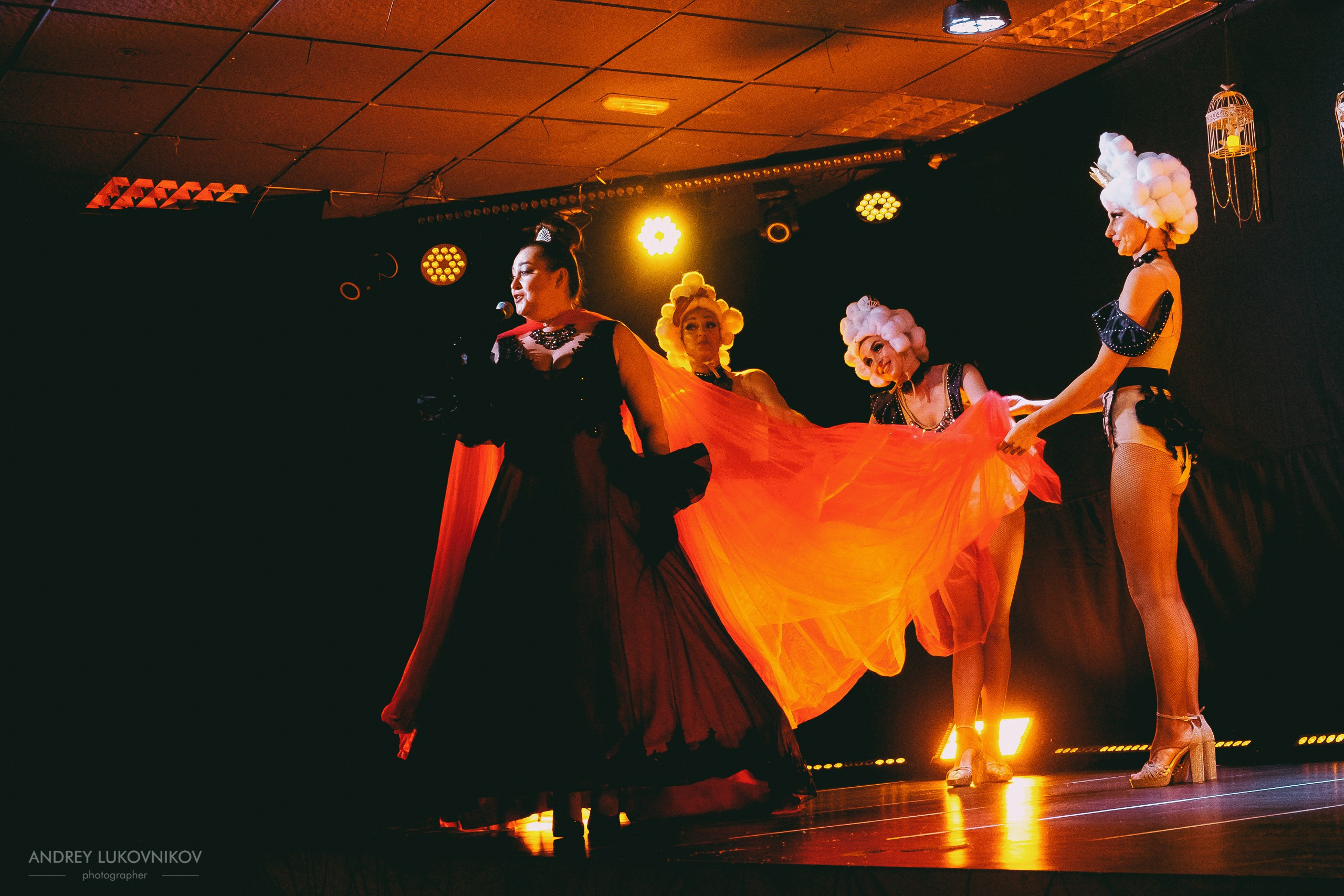 Фоторепортаж с театрального спектакля Las Divas в Торревьехе | Андрей Луковников