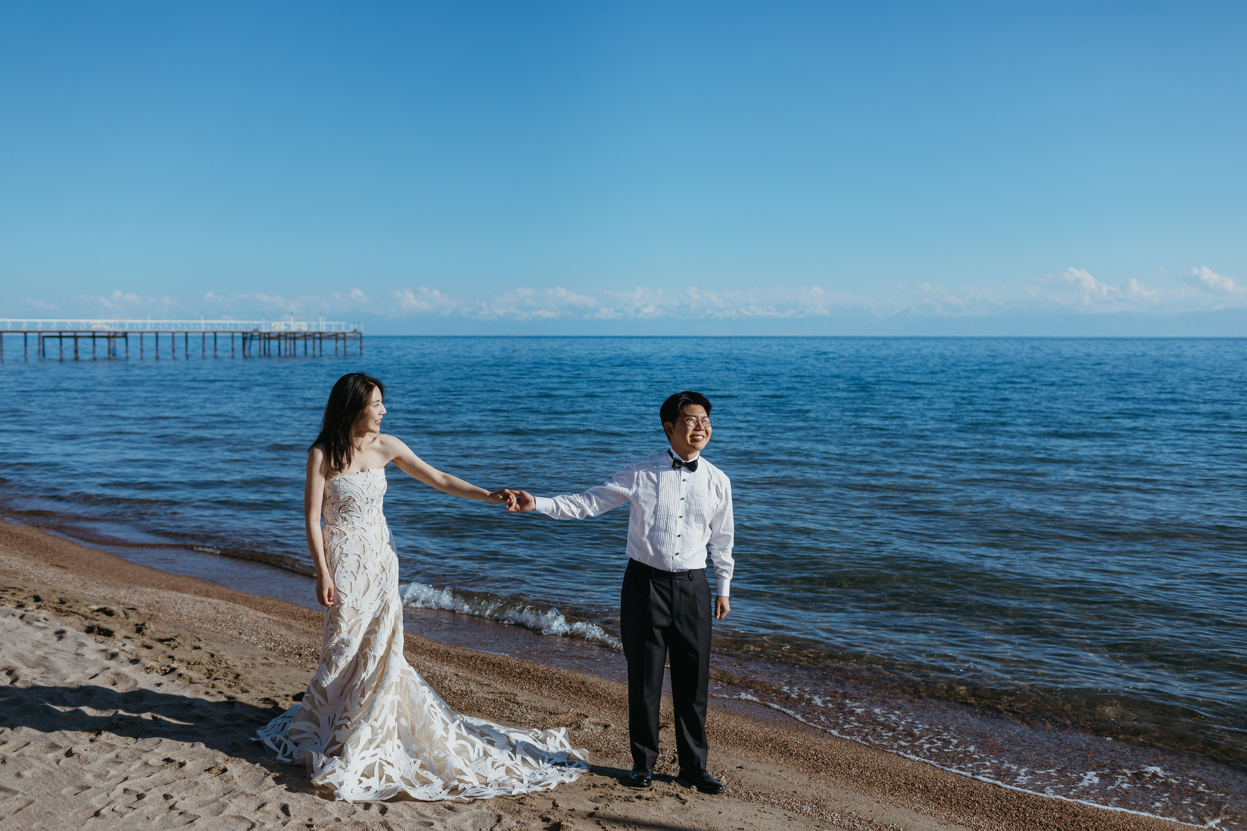 Чесан и Лиса (South Korea) — свадебная фотосессия на Иссык-Куле, пансионат “Каприз” | Chisun & Lisa — Issyk-Kul Lake wedding photos, Capriz. Фотограф в Бишкеке Оксана Шувалова