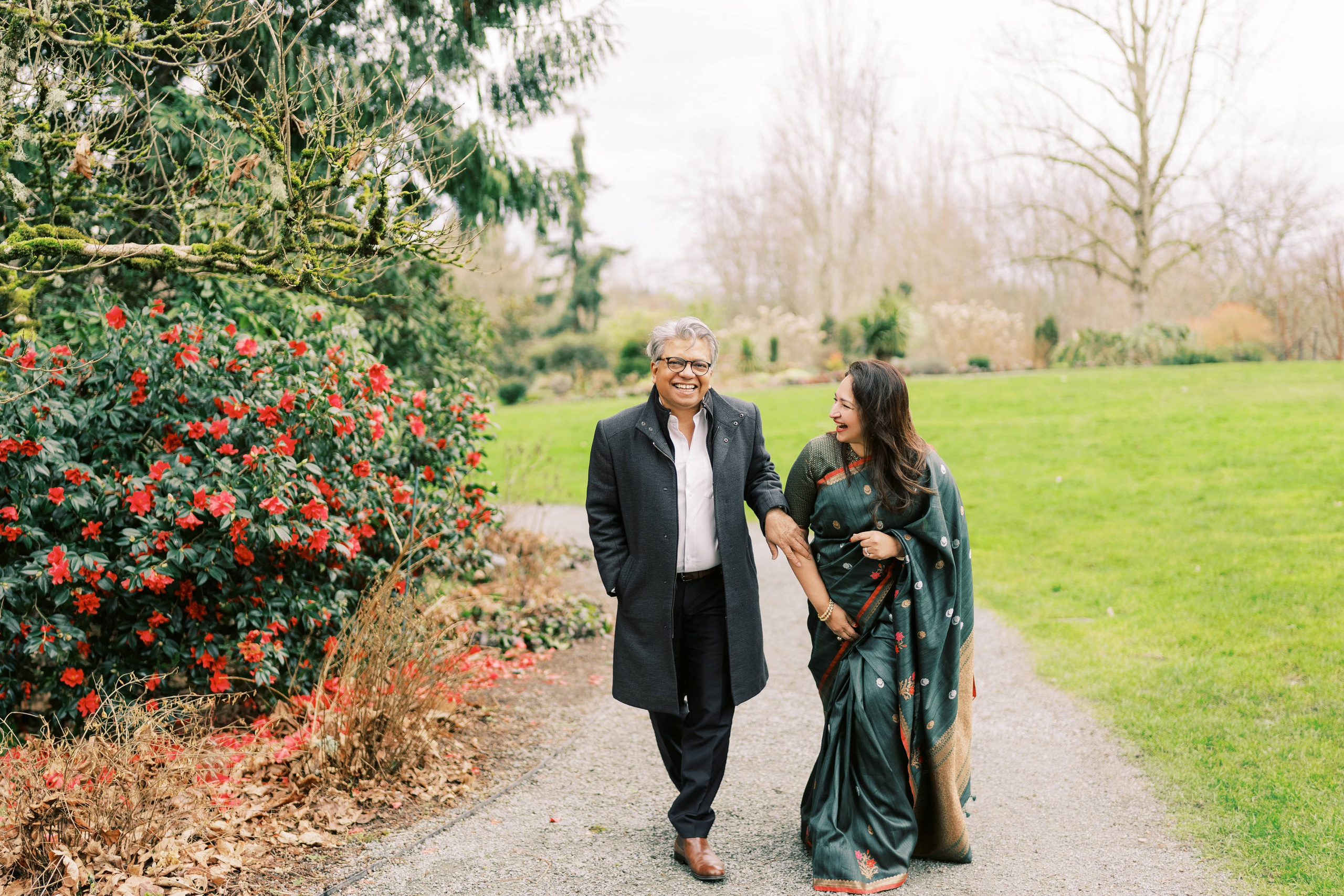 Family photoshoot at Bellevue Botanical Garden. March 2024. EVAN ARISTOV WEDDING PHOTOGRAPHY — Seattle Wedding Photographer