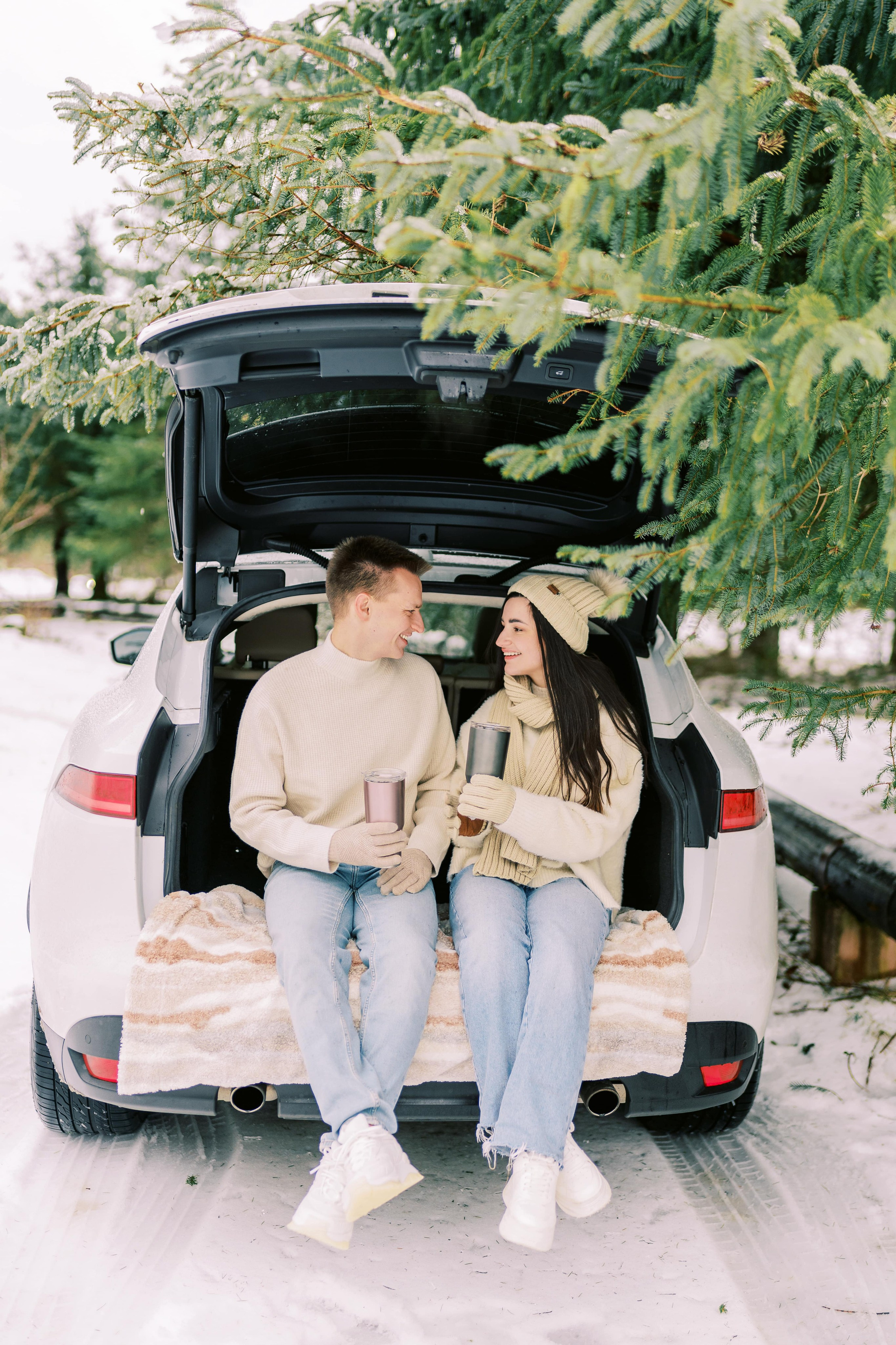 Irina & Bogdan / January 2024. Rattlesnake Lake, WA. EVAN ARISTOV WEDDING PHOTOGRAPHY — Seattle Wedding Photographer