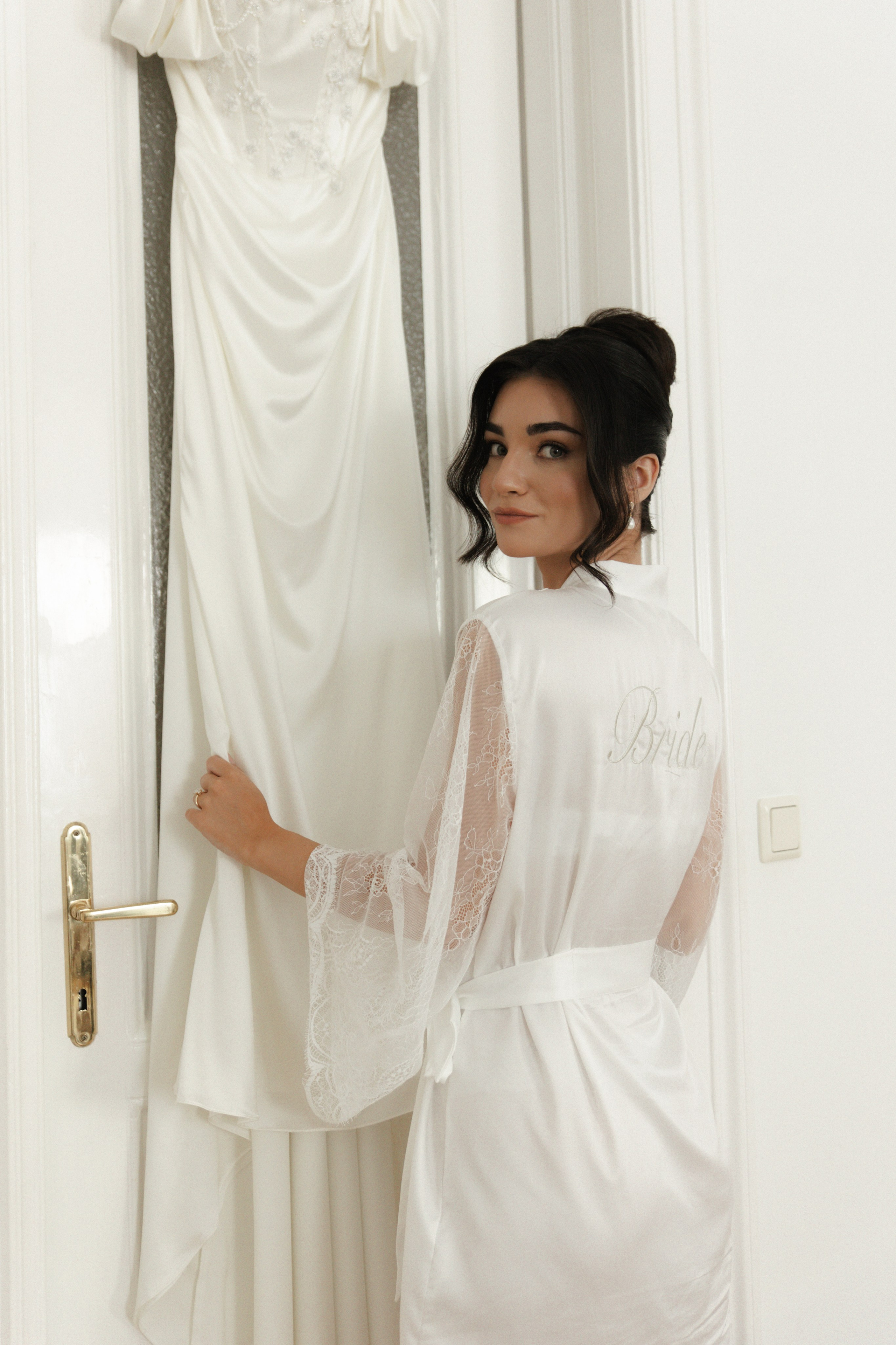 Elegant Castle Wedding in Austria | Alwin & Ruth’s Fairytale Celebration. Wedding photographer and videographer based in Timisoara, Romania