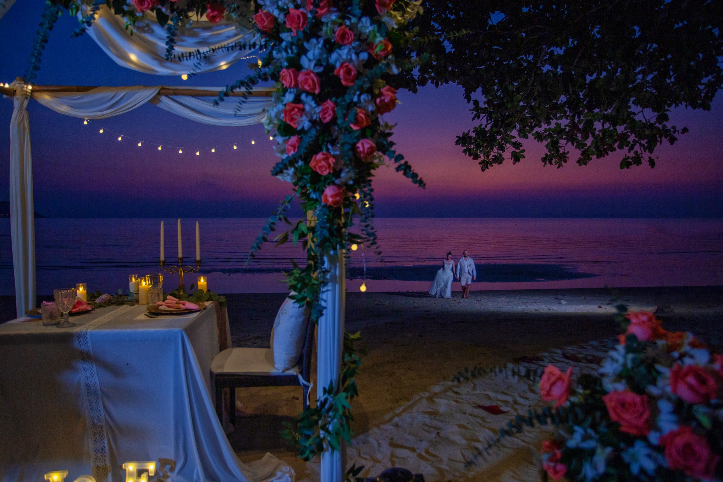Dinner after ceremony. Буддийская свадебная церемония на Самуи, Таиланд
