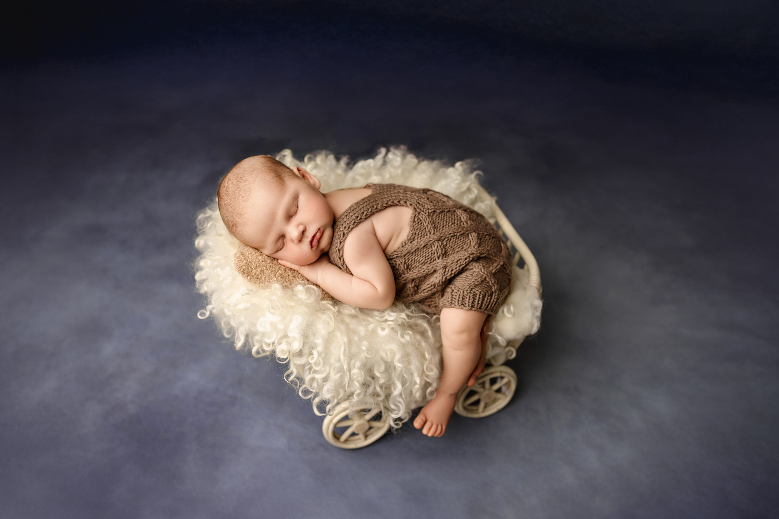 Esu Aleksandra naujagimių ir kudikių fotografė iš Vilniaus