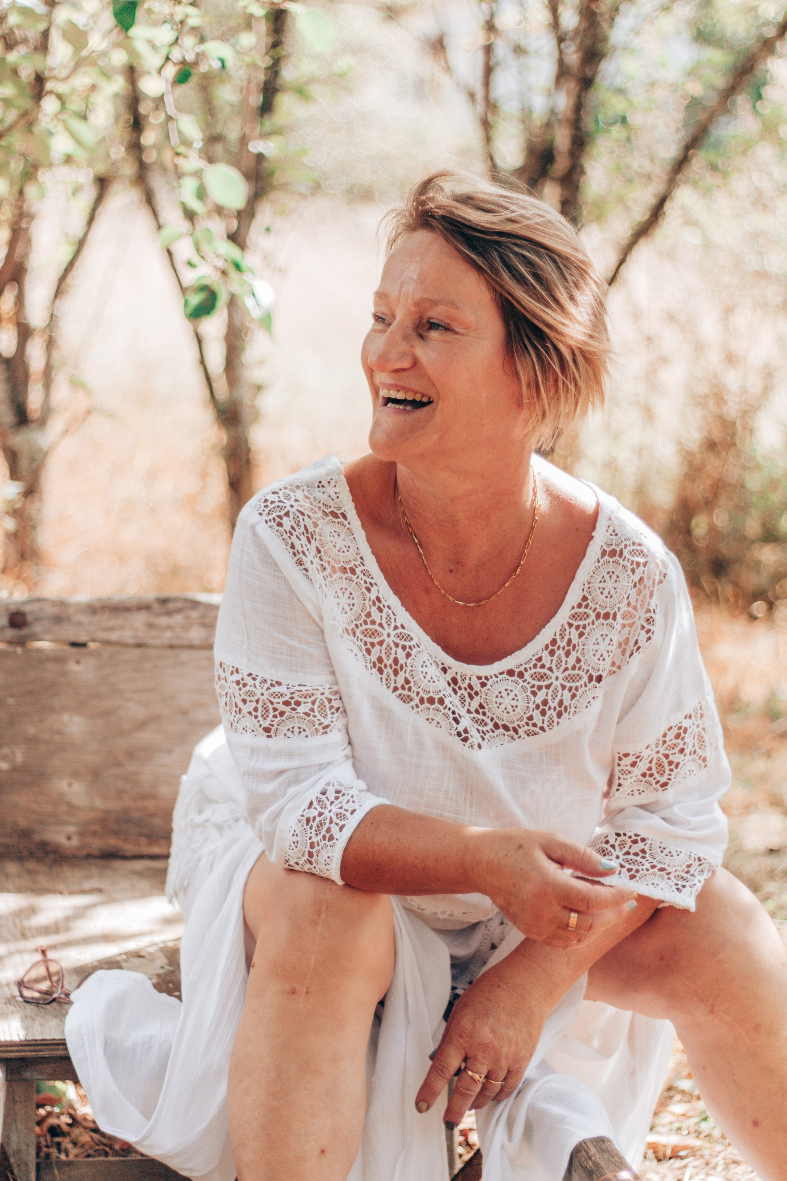 Photographe Portrait à Poitiers, Châtellerault et Tours – Capturer Votre Essence Authentique. Photographe professionnelle à Poitiers, Tours et Châtellerault | Studio photo entre Poitiers et Tours – portraits, familles, entreprises, ma