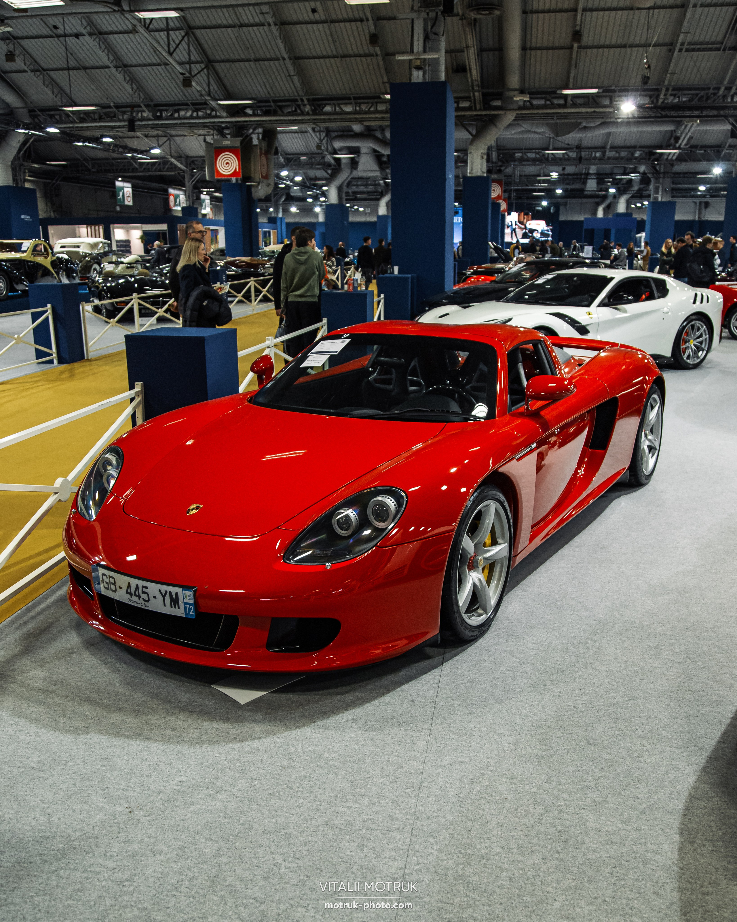 Retromobile 2023. Photographe de voitures à Paris — Vitalii Motruk