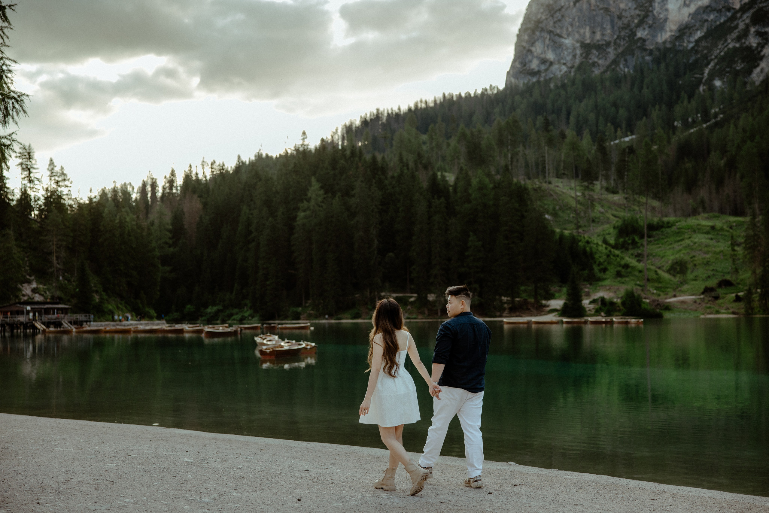 Sunrise proposal at Lago di Braies | Dreamy engagement in the Dolomites. Iceland elopement photographer & videographer
