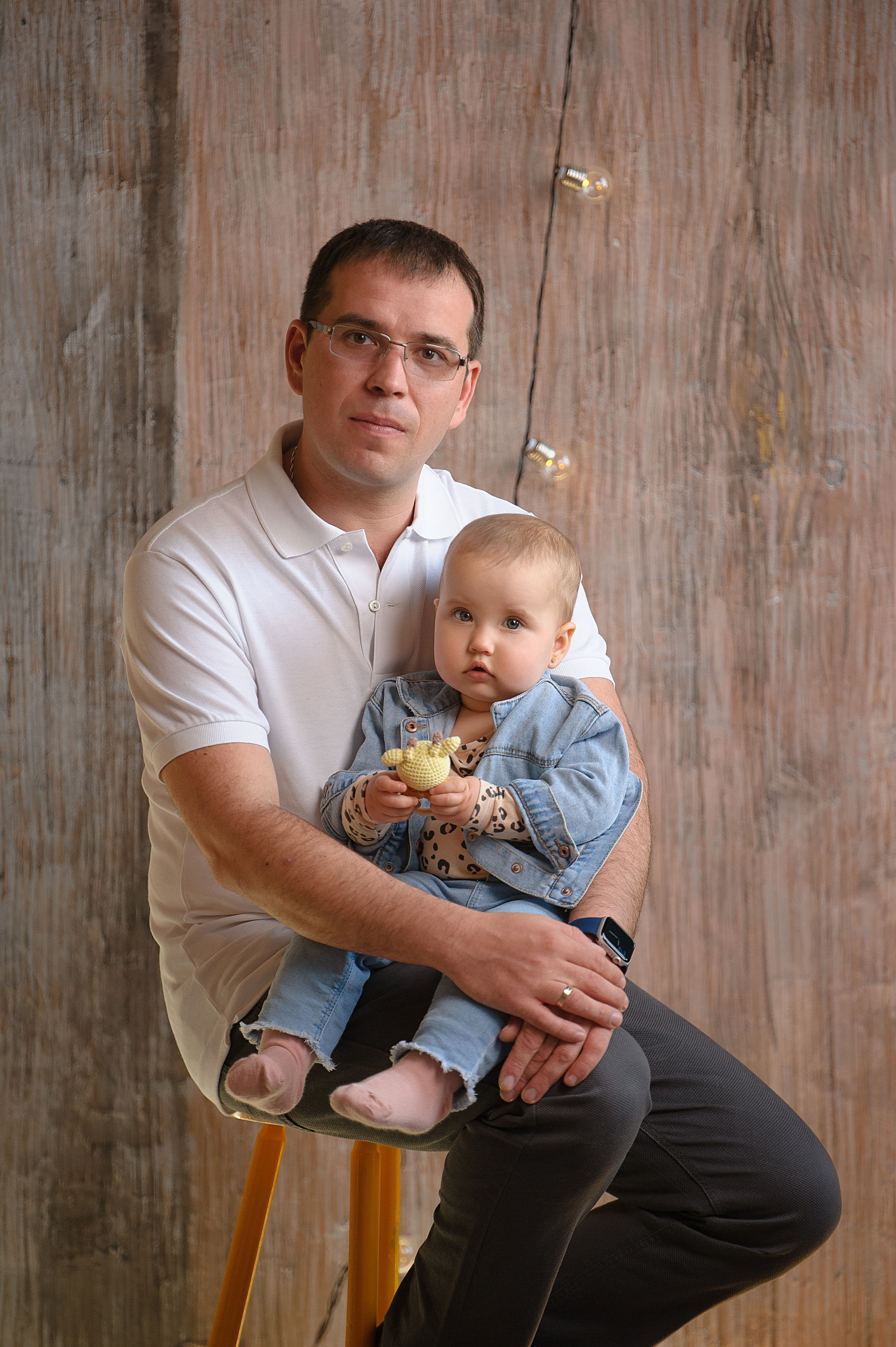 Студийная фотосессия Полины с родителями. Семейный фотограф в Кишинёве THOMAS SHTIFT