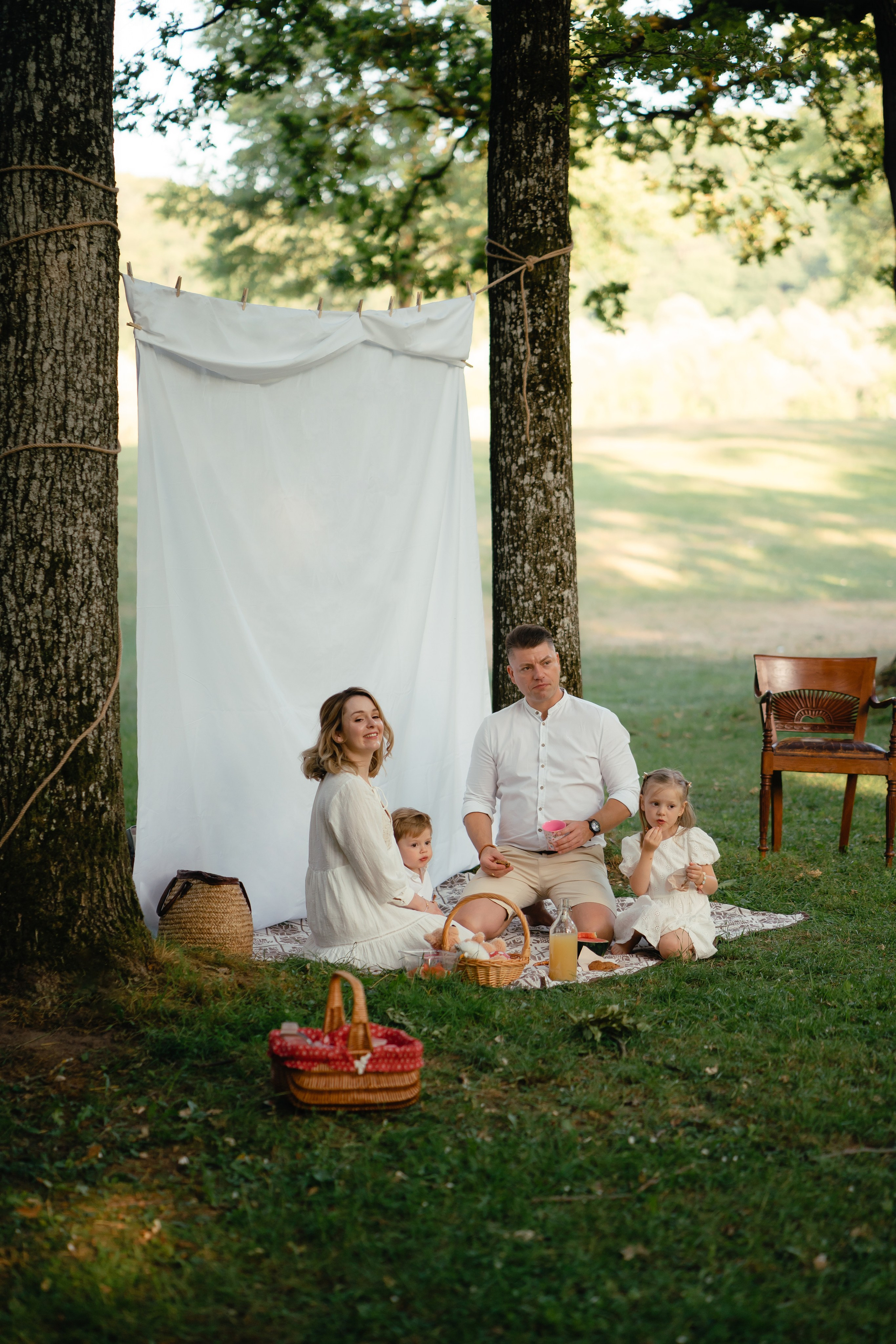 Outdoor family photo shoot for the Family with kids