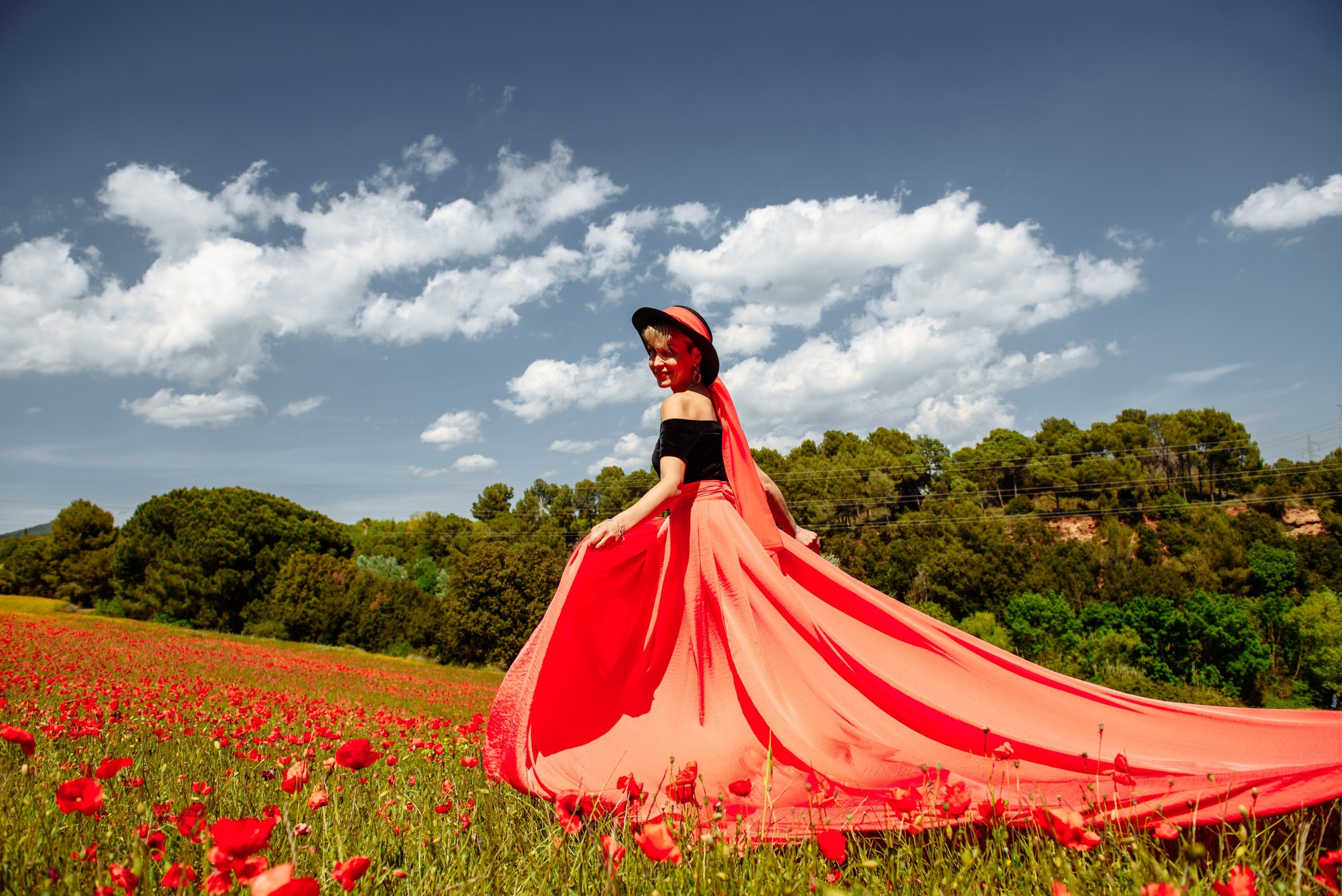 Olga Campos flores rojos. Фотограф Екатерина Гасанова — фотосессии в Барселоне