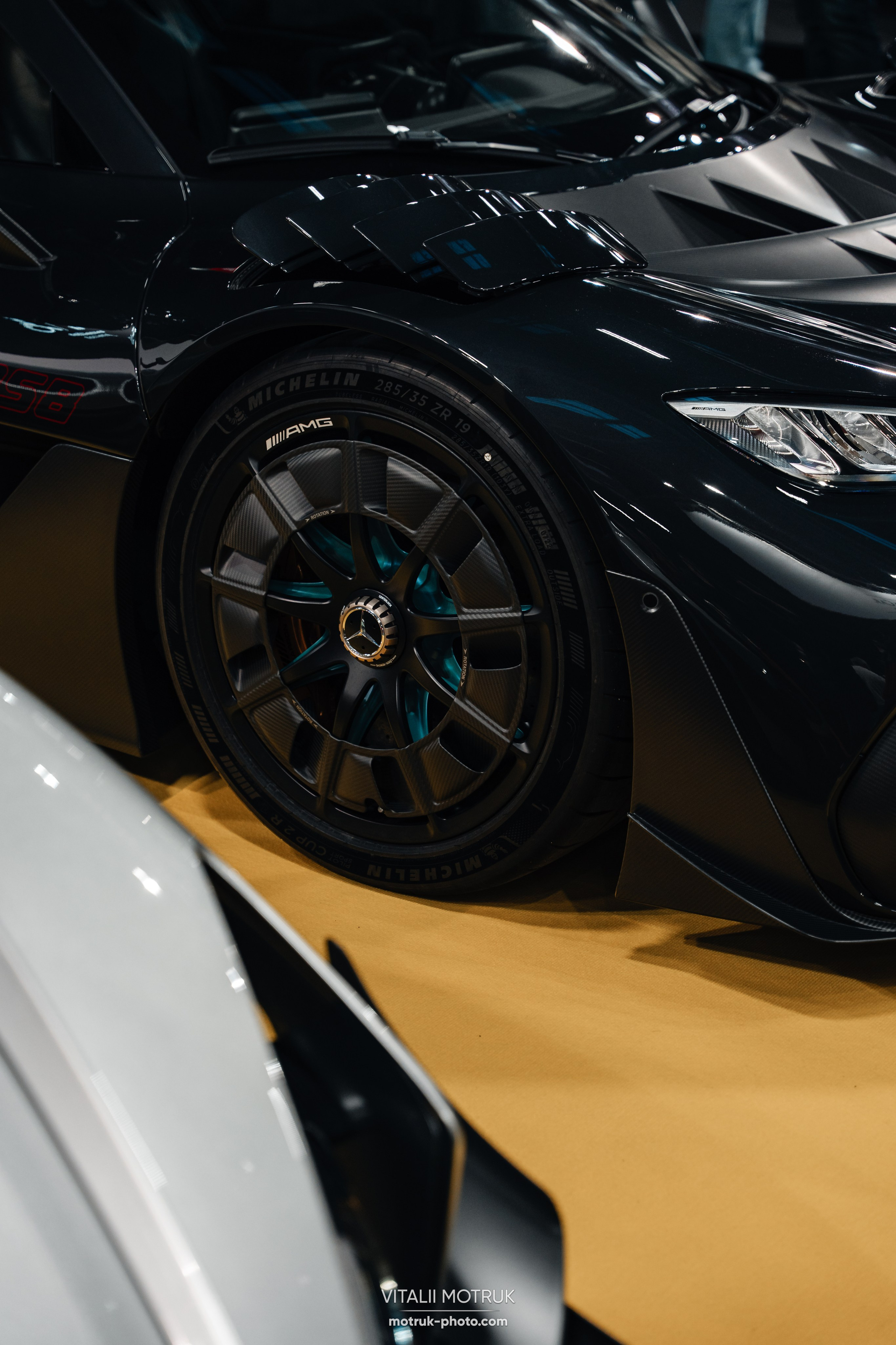 Retromobile-2024. Photographe de voitures à Paris — Vitalii Motruk