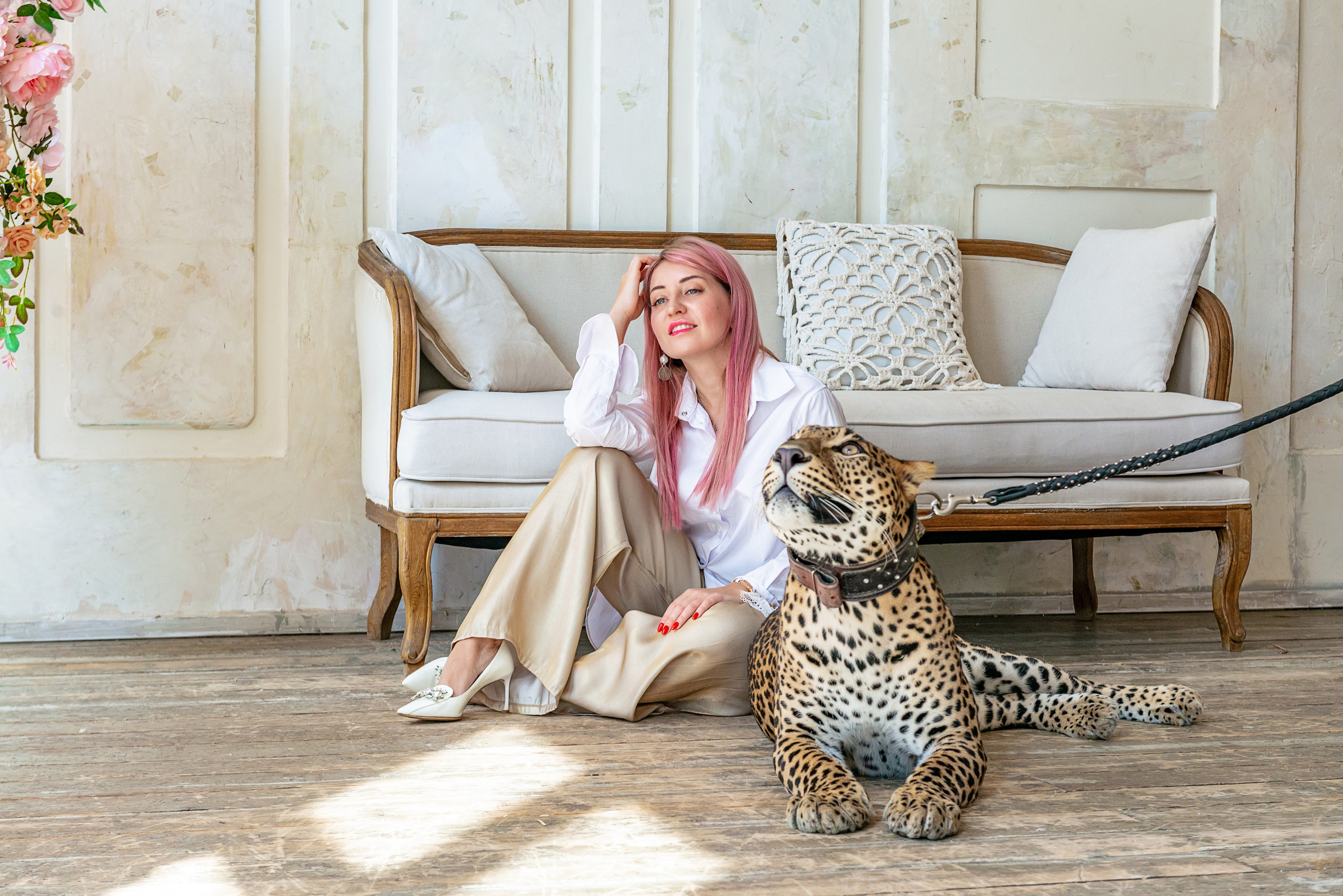 Photosession in the studio with a leopard. FOTÓGRAFO MÉXICO QUINTANA ROO