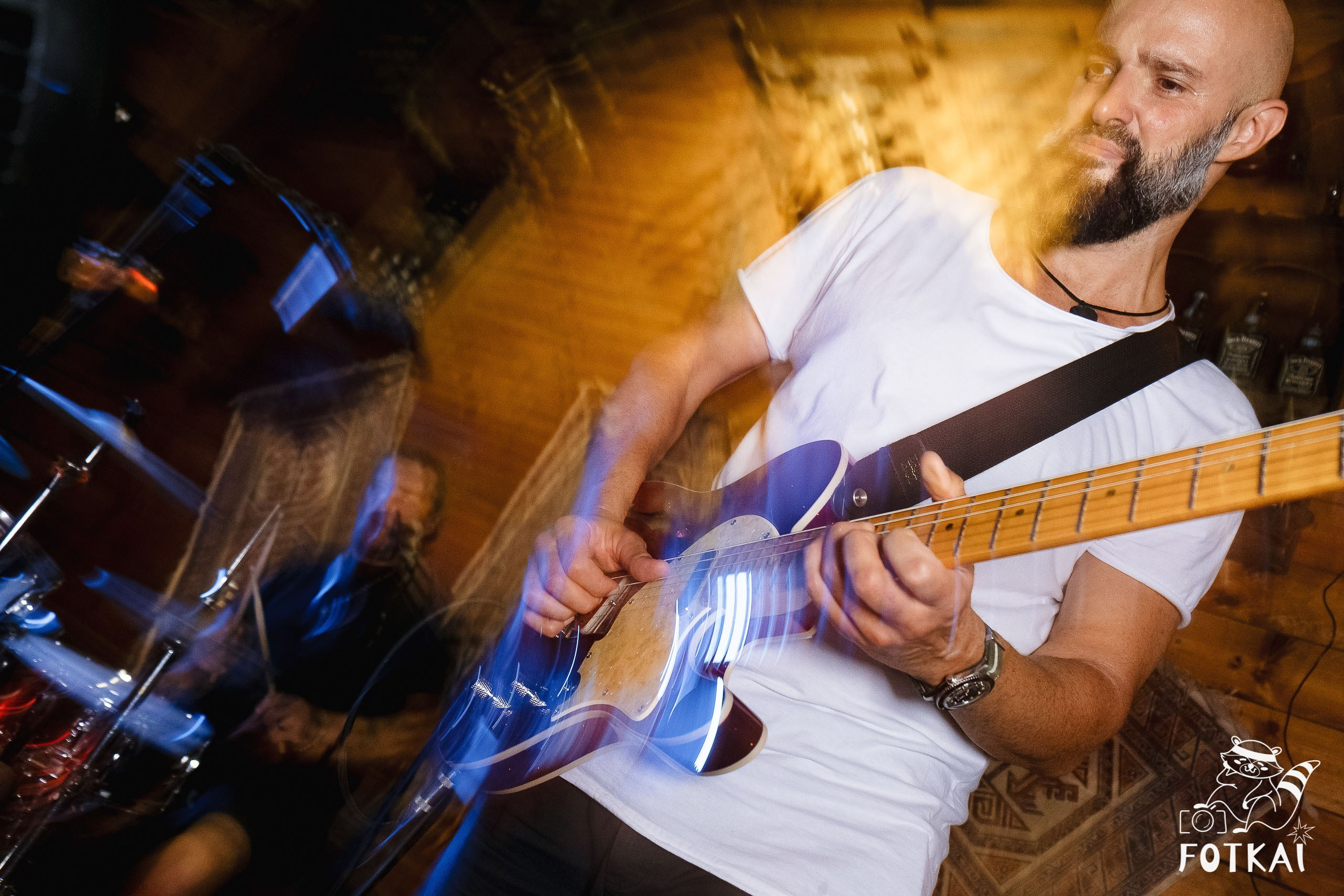 Boyan Hristov: Болгарский музыкант, превращающий эмоции в искусство | FOTKAI