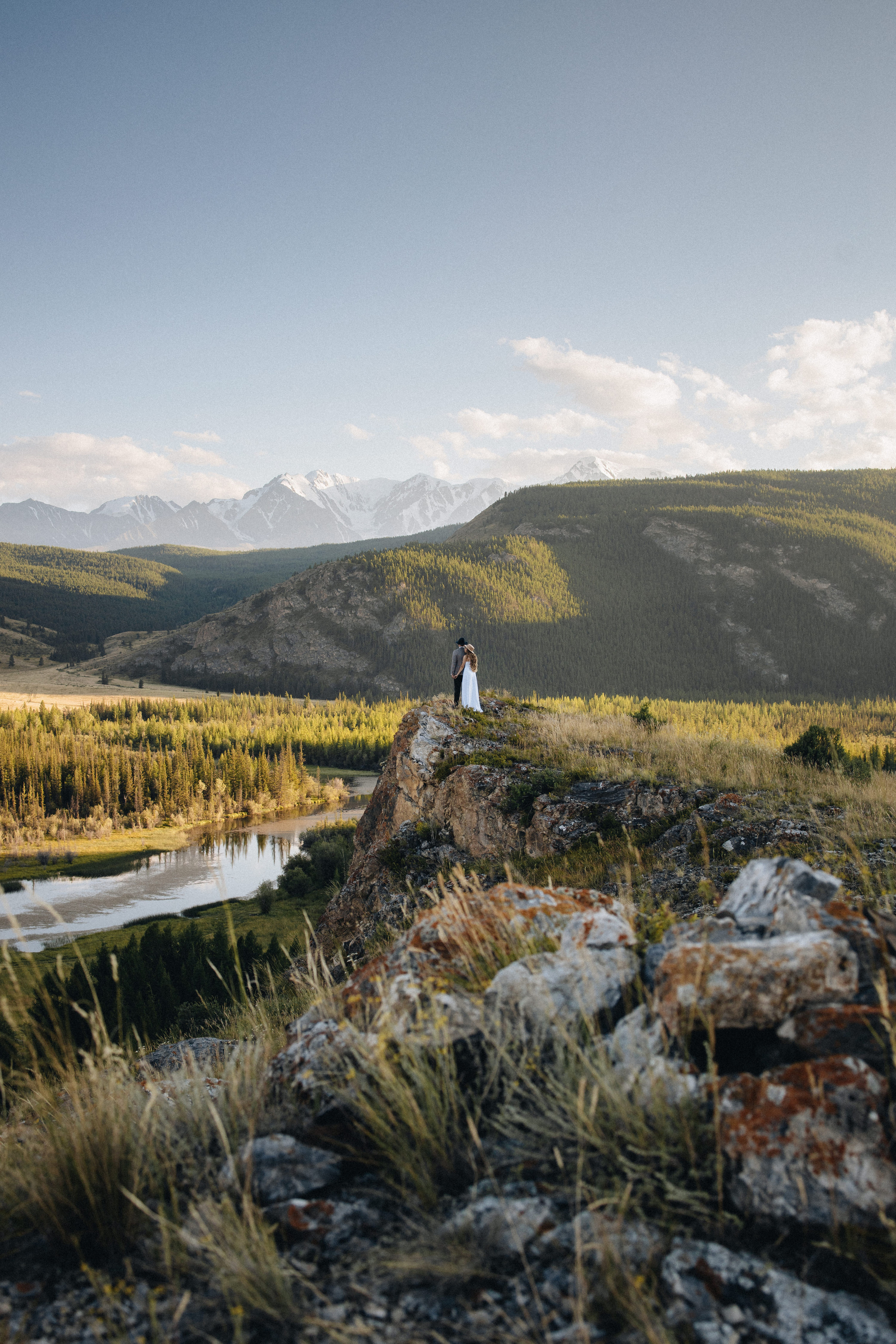 Mountain Elopement Wedding in Portland, Seattle, Bend & Oregon Coast | Kate & Igor | Georgy Shishkin Photography. Capturing Love in the Heart of the Pacific Northwes