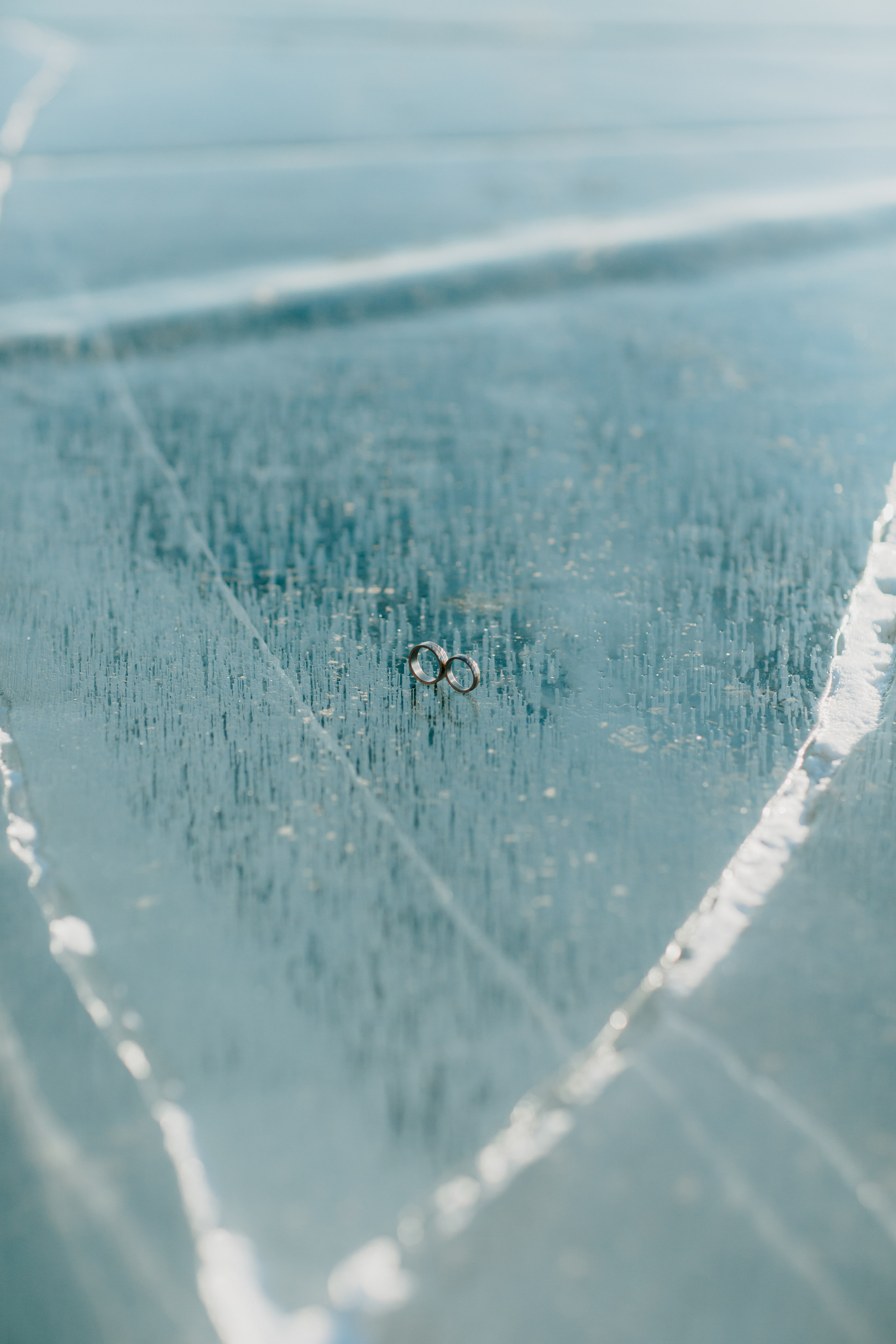 Portland, Seattle, Bend & Oregon Coast Elopement Photography | Julia & Andrew's Winter Lake Elopement by Georgy Shishkin. Capturing Love in the Heart of the Pacific Northwes