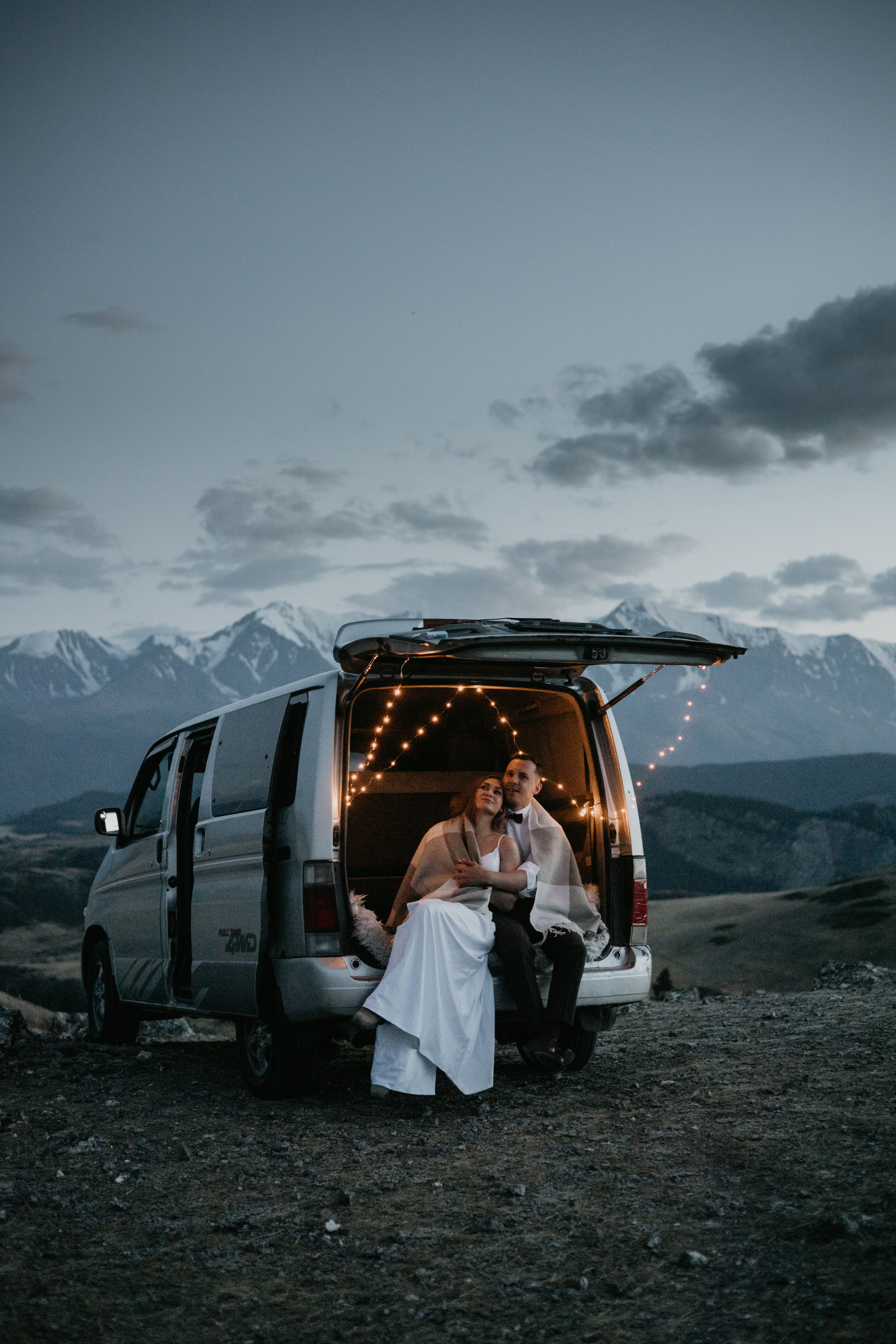 Mountain Elopement Wedding in Portland, Seattle, Bend & Oregon Coast | Kate & Igor | Georgy Shishkin Photography. Capturing Love in the Heart of the Pacific Northwes