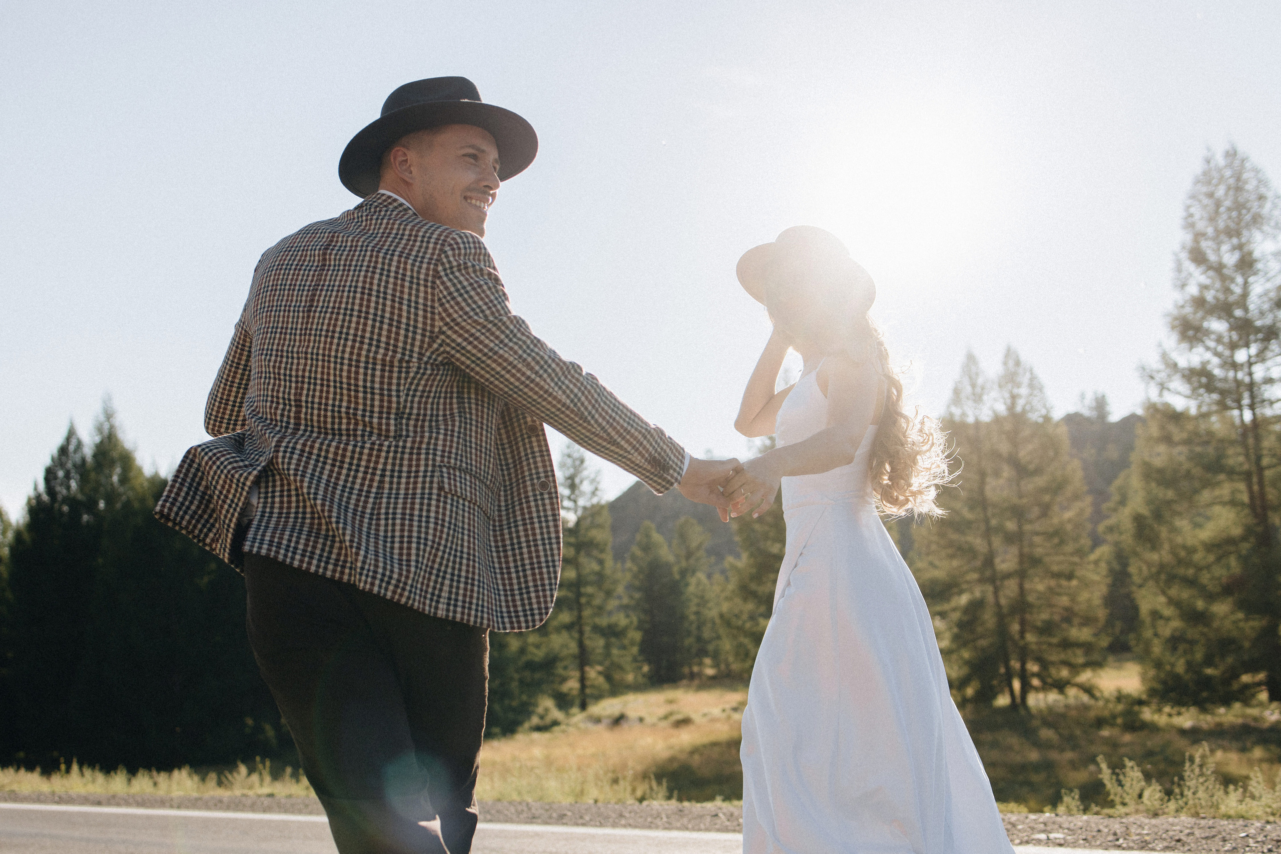 Mountain Elopement Wedding in Portland, Seattle, Bend & Oregon Coast | Kate & Igor | Georgy Shishkin Photography. Capturing Love in the Heart of the Pacific Northwes