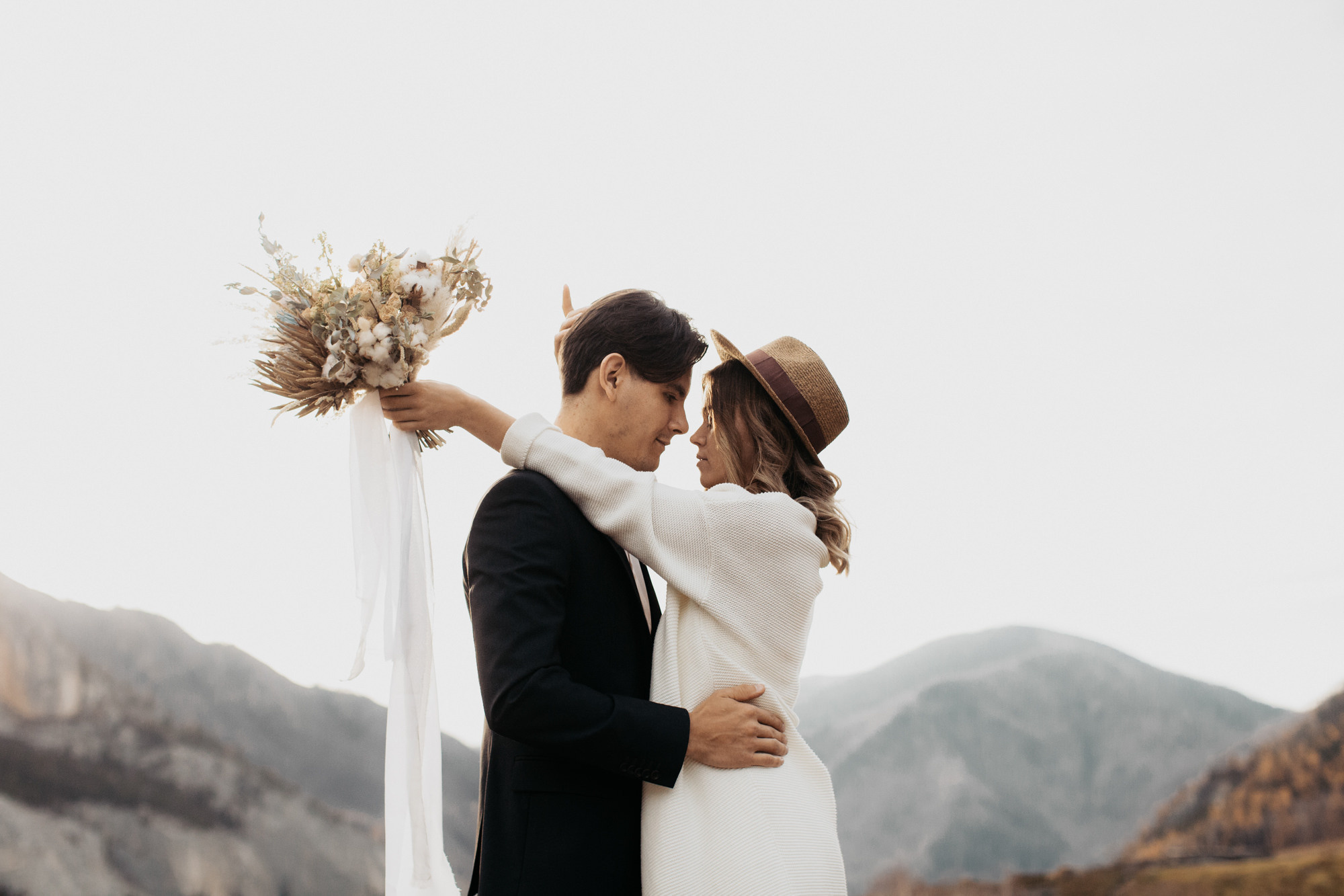 Alex & Olga’s Mountain Elopement | Wedding Photography by Georgy Shishkin  in Portland, Seattle, Bend & Oregon Coast. Capturing Love in the Heart of the Pacific Northwes