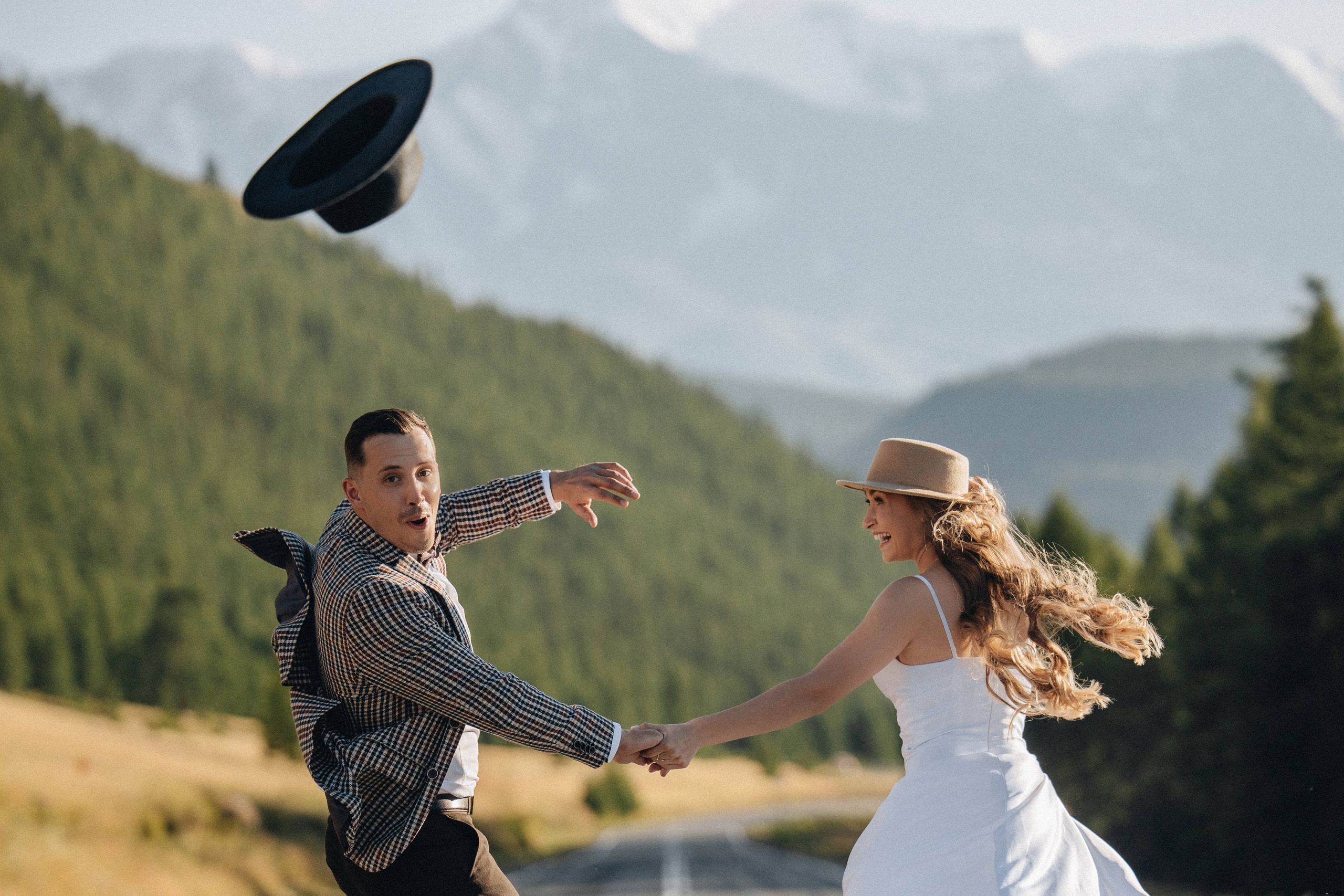 Mountain Elopement Wedding in Portland, Seattle, Bend & Oregon Coast | Kate & Igor | Georgy Shishkin Photography. Capturing Love in the Heart of the Pacific Northwes