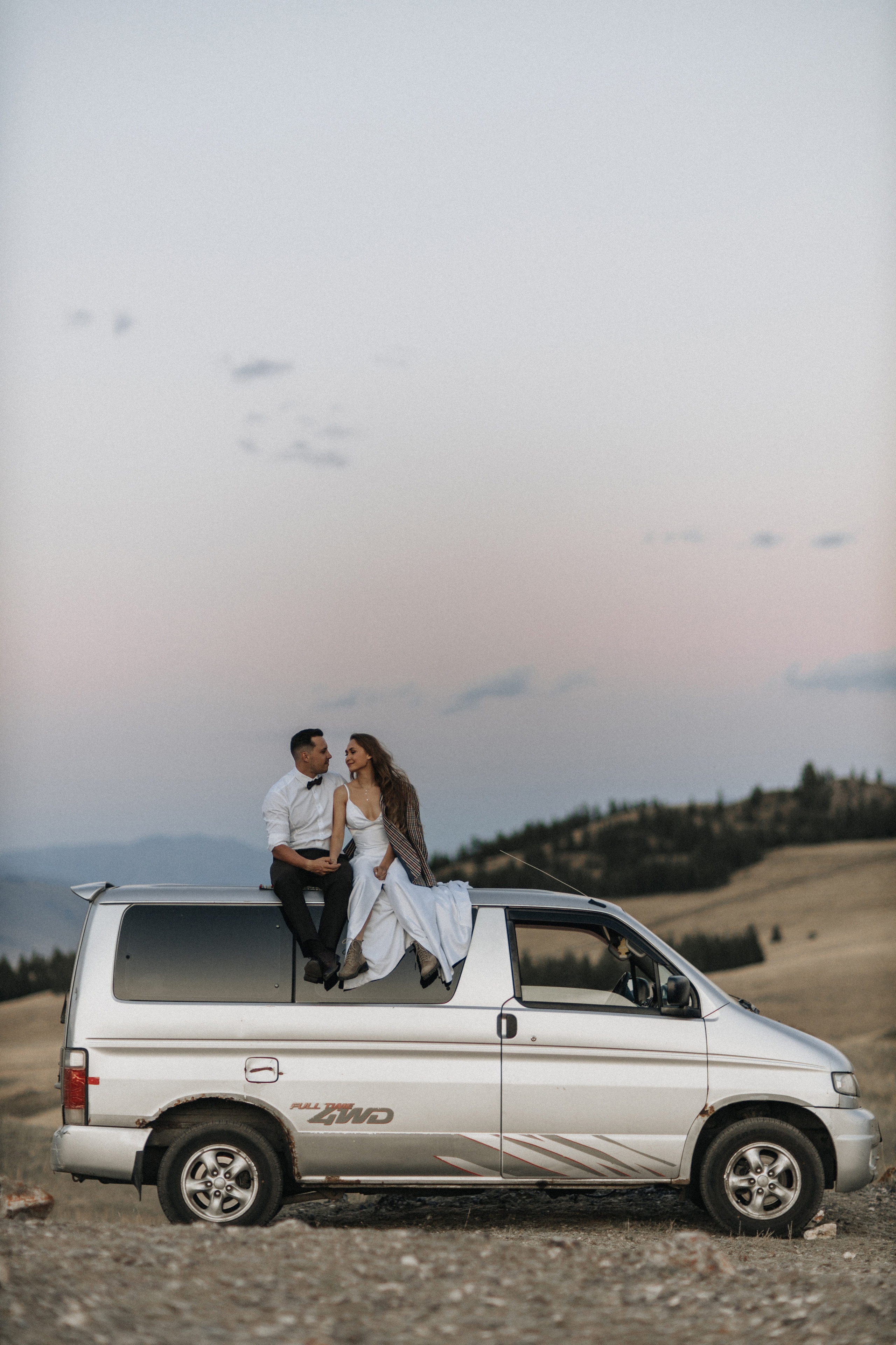 Mountain Elopement Wedding in Portland, Seattle, Bend & Oregon Coast | Kate & Igor | Georgy Shishkin Photography. Capturing Love in the Heart of the Pacific Northwes
