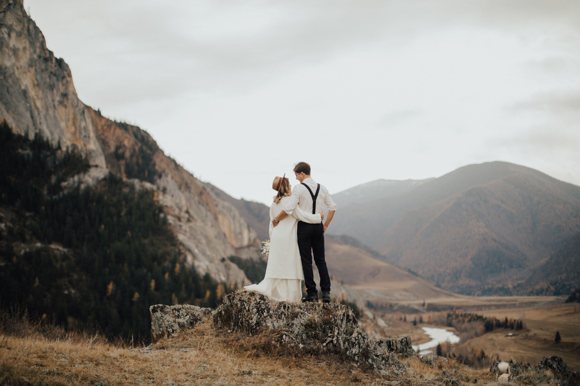 Alex & Olga’s Mountain Elopement | Wedding Photography by Georgy Shishkin  in Portland, Seattle, Bend & Oregon Coast. Capturing Love in the Heart of the Pacific Northwes