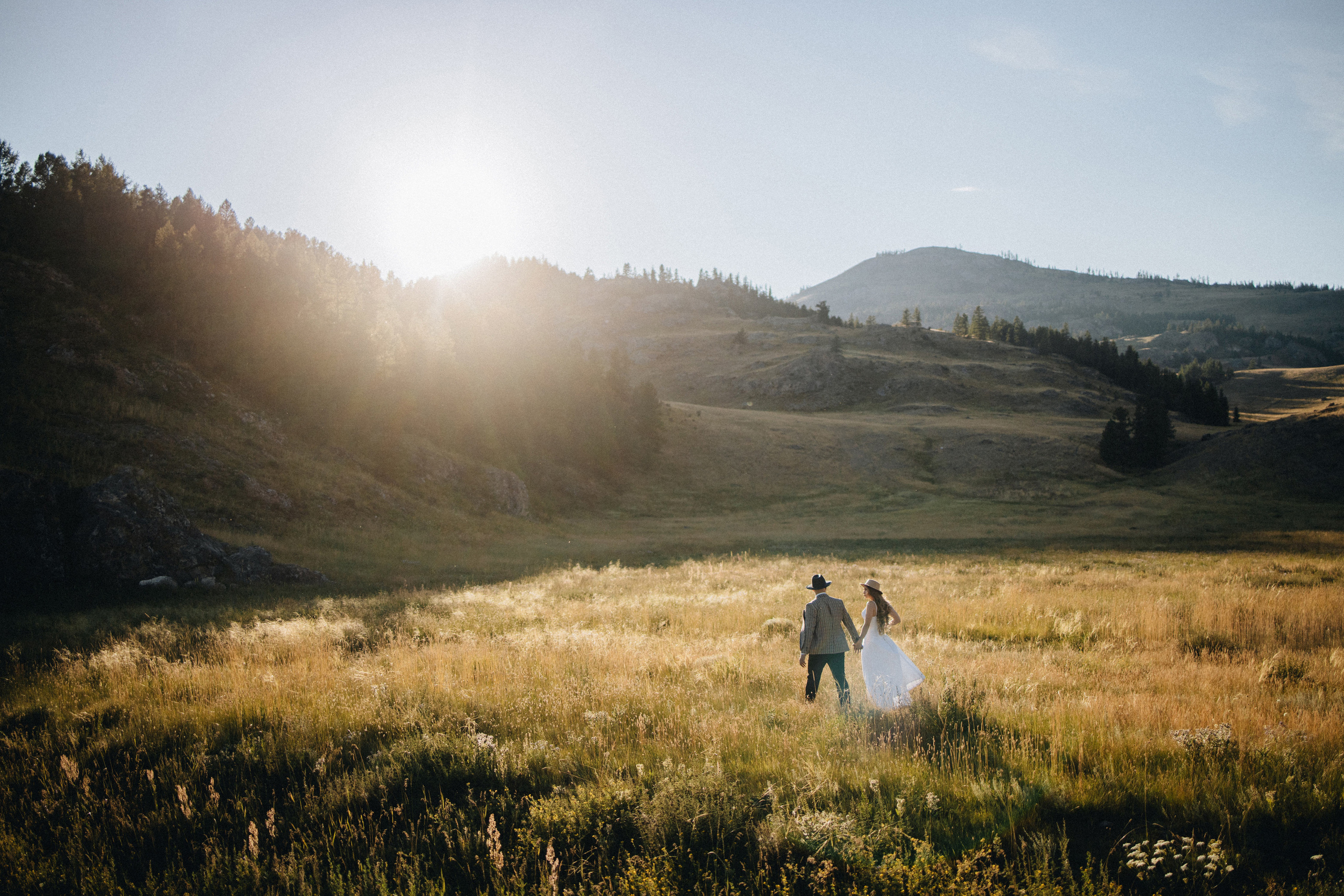 Mountain Elopement Wedding in Portland, Seattle, Bend & Oregon Coast | Kate & Igor | Georgy Shishkin Photography. Capturing Love in the Heart of the Pacific Northwes