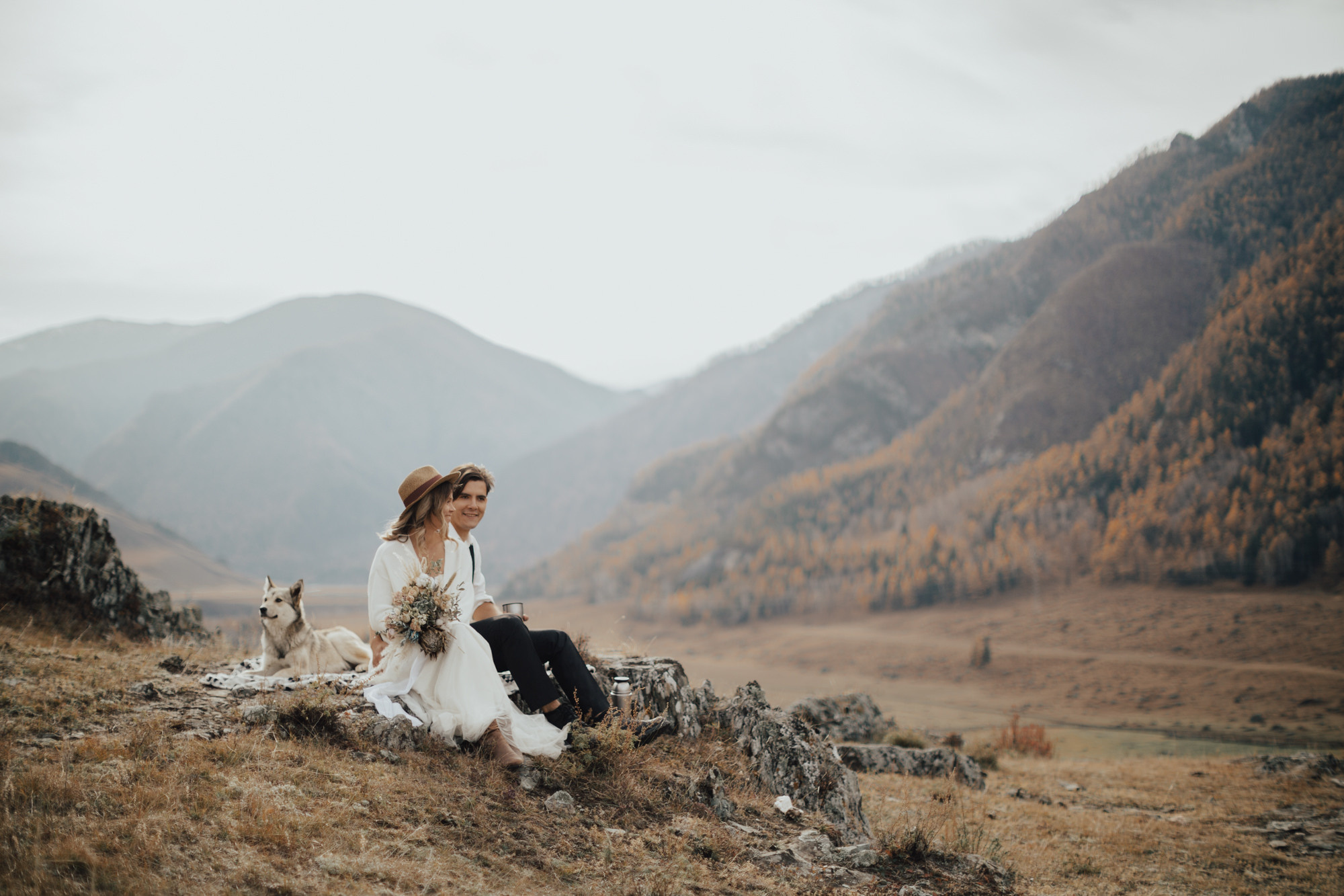 Alex & Olga’s Mountain Elopement | Wedding Photography by Georgy Shishkin  in Portland, Seattle, Bend & Oregon Coast. Capturing Love in the Heart of the Pacific Northwes