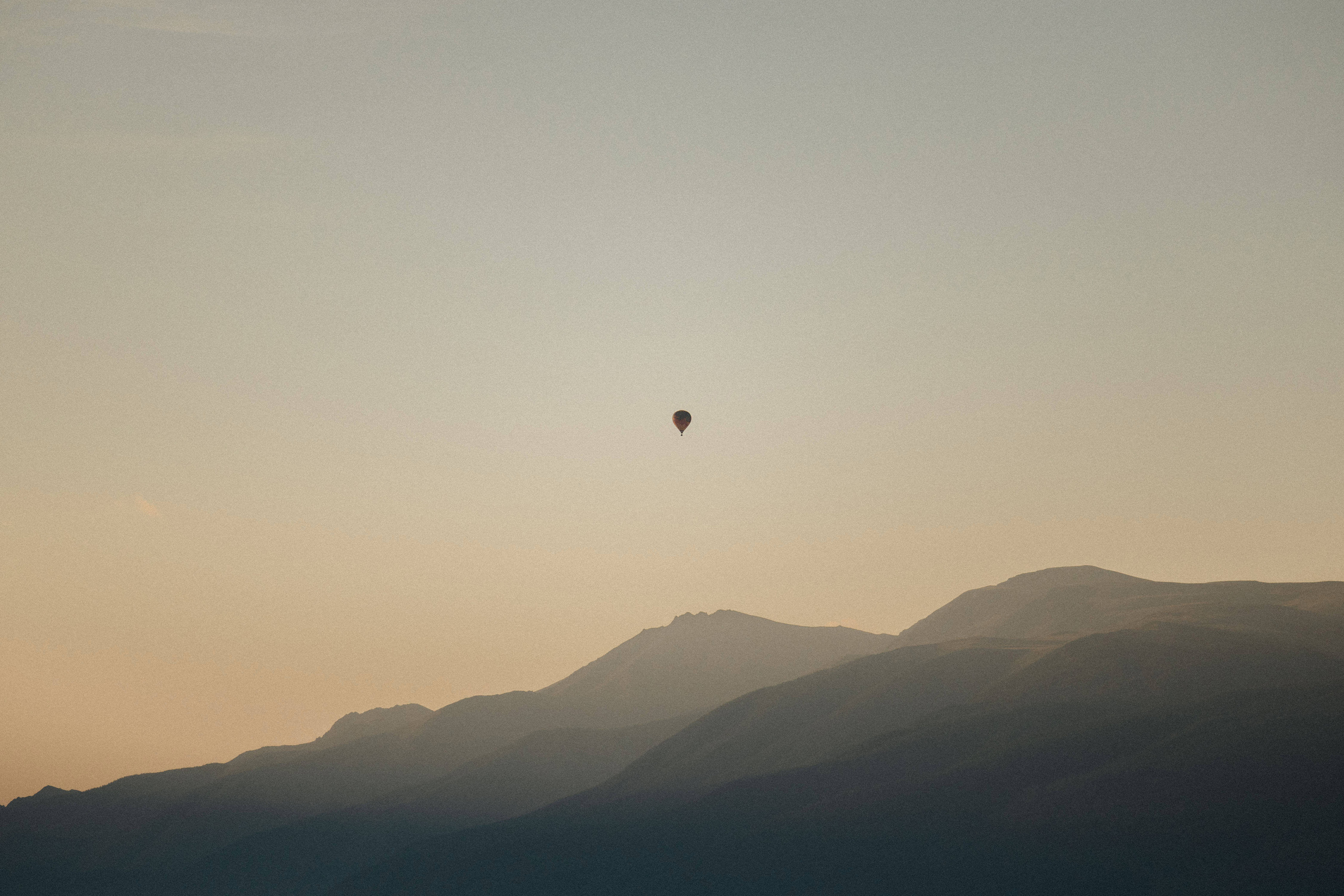 Mountain Elopement Wedding in Portland, Seattle, Bend & Oregon Coast | Kate & Igor | Georgy Shishkin Photography. Capturing Love in the Heart of the Pacific Northwes
