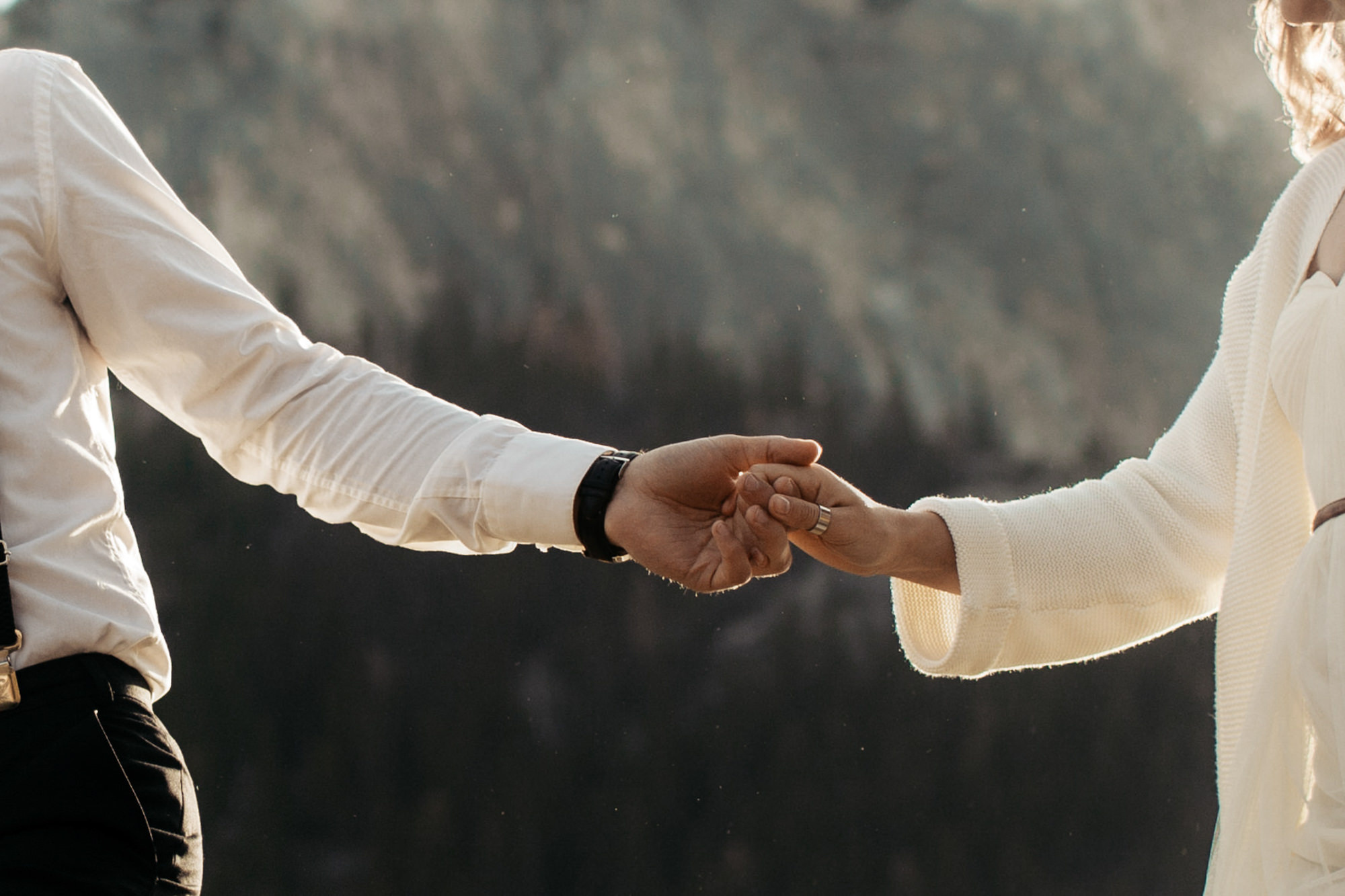 Alex & Olga’s Mountain Elopement | Wedding Photography by Georgy Shishkin  in Portland, Seattle, Bend & Oregon Coast. Capturing Love in the Heart of the Pacific Northwes