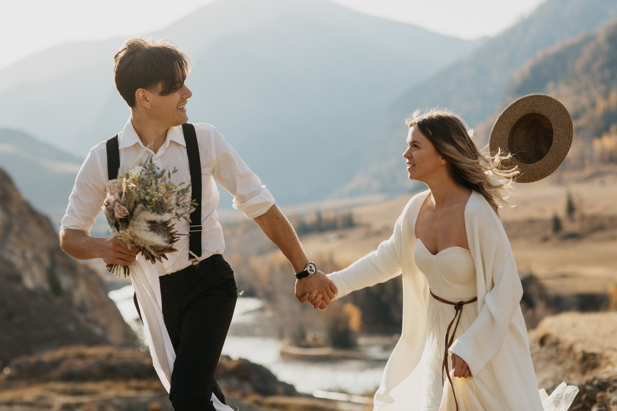 Alex & Olga’s Mountain Elopement | Wedding Photography by Georgy Shishkin  in Portland, Seattle, Bend & Oregon Coast. Capturing Love in the Heart of the Pacific Northwes