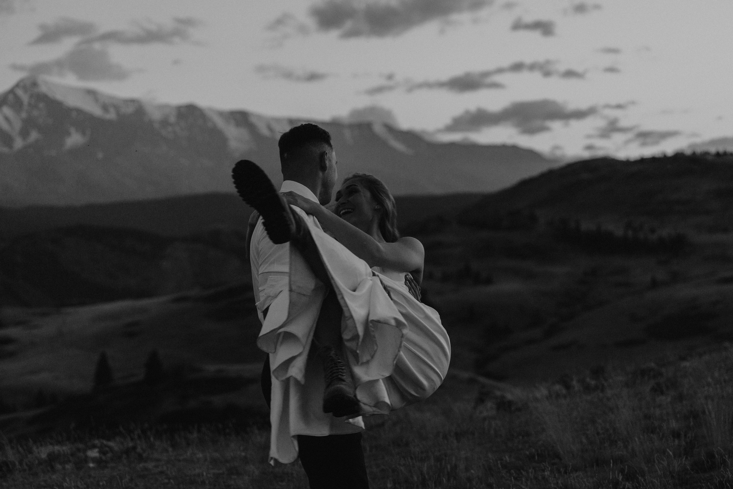 Mountain Elopement Wedding in Portland, Seattle, Bend & Oregon Coast | Kate & Igor | Georgy Shishkin Photography. Capturing Love in the Heart of the Pacific Northwes