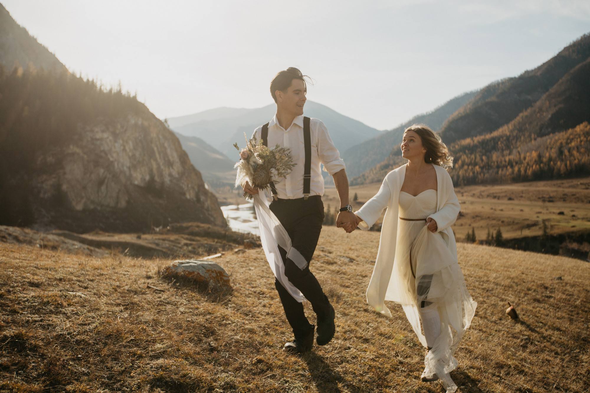Alex & Olga’s Mountain Elopement | Wedding Photography by Georgy Shishkin  in Portland, Seattle, Bend & Oregon Coast. Capturing Love in the Heart of the Pacific Northwes