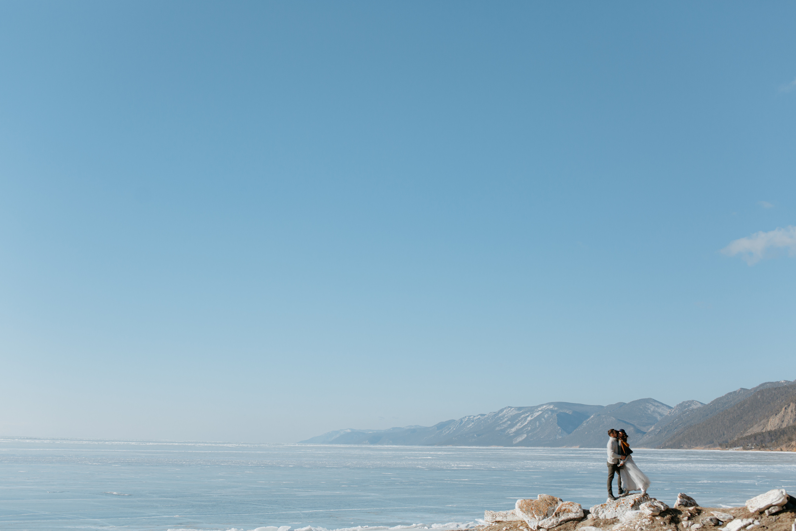 Portland, Seattle, Bend & Oregon Coast Elopement Photography | Julia & Andrew's Winter Lake Elopement by Georgy Shishkin. Capturing Love in the Heart of the Pacific Northwes