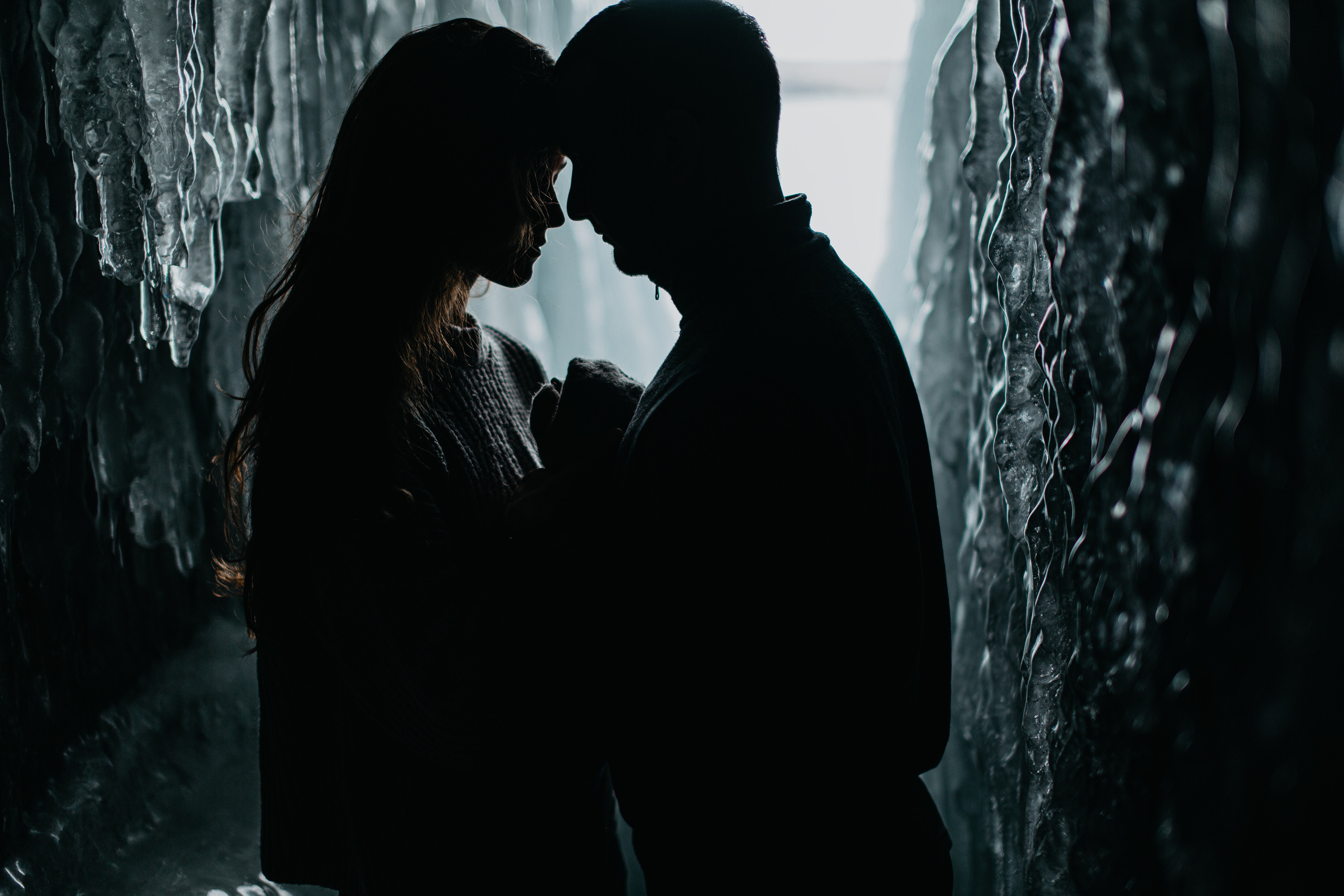 Portland, Seattle, Bend & Oregon Coast Elopement Photography | Julia & Andrew's Winter Lake Elopement by Georgy Shishkin. Capturing Love in the Heart of the Pacific Northwes