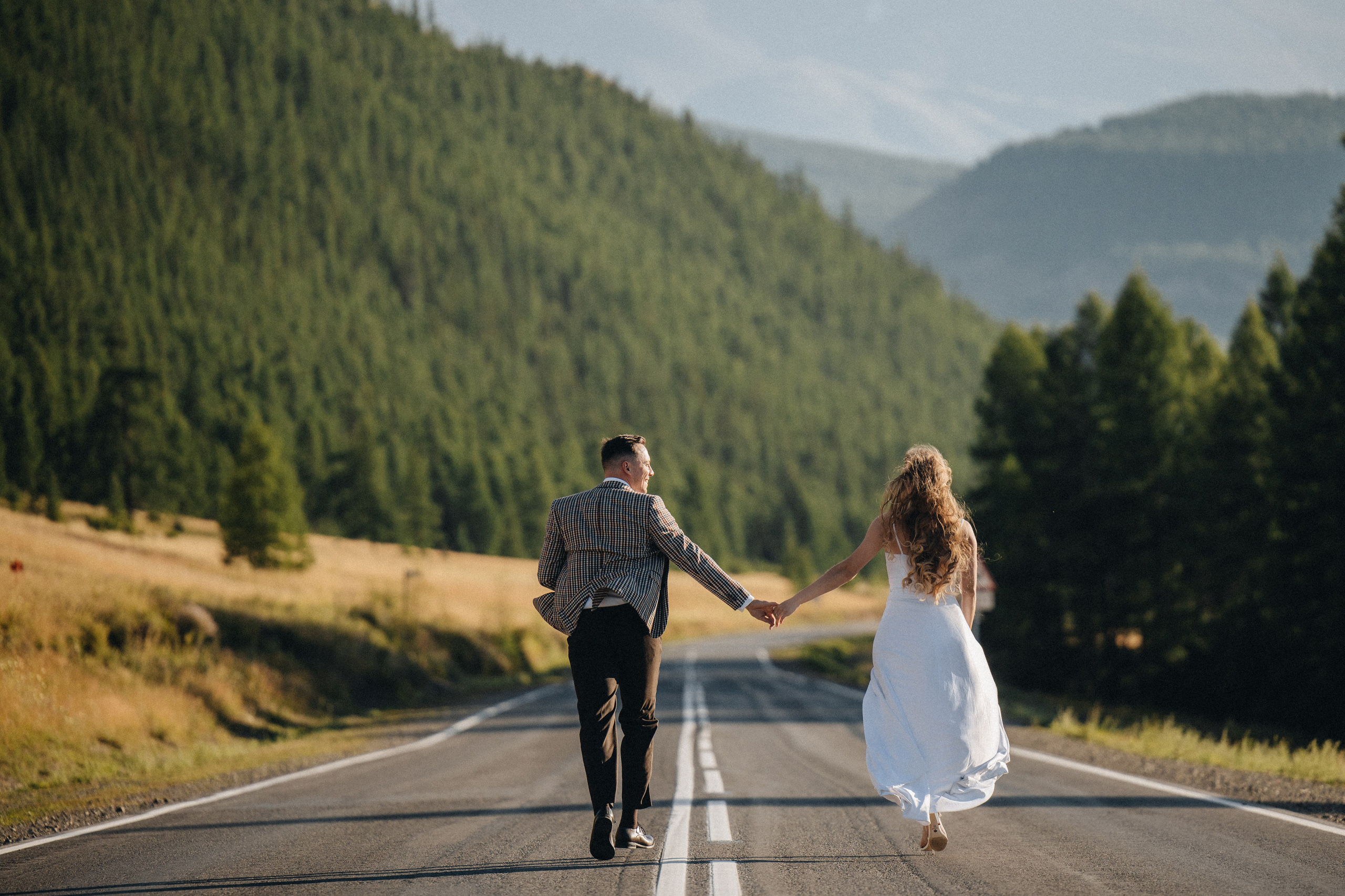 Mountain Elopement Wedding in Portland, Seattle, Bend & Oregon Coast | Kate & Igor | Georgy Shishkin Photography. Capturing Love in the Heart of the Pacific Northwes